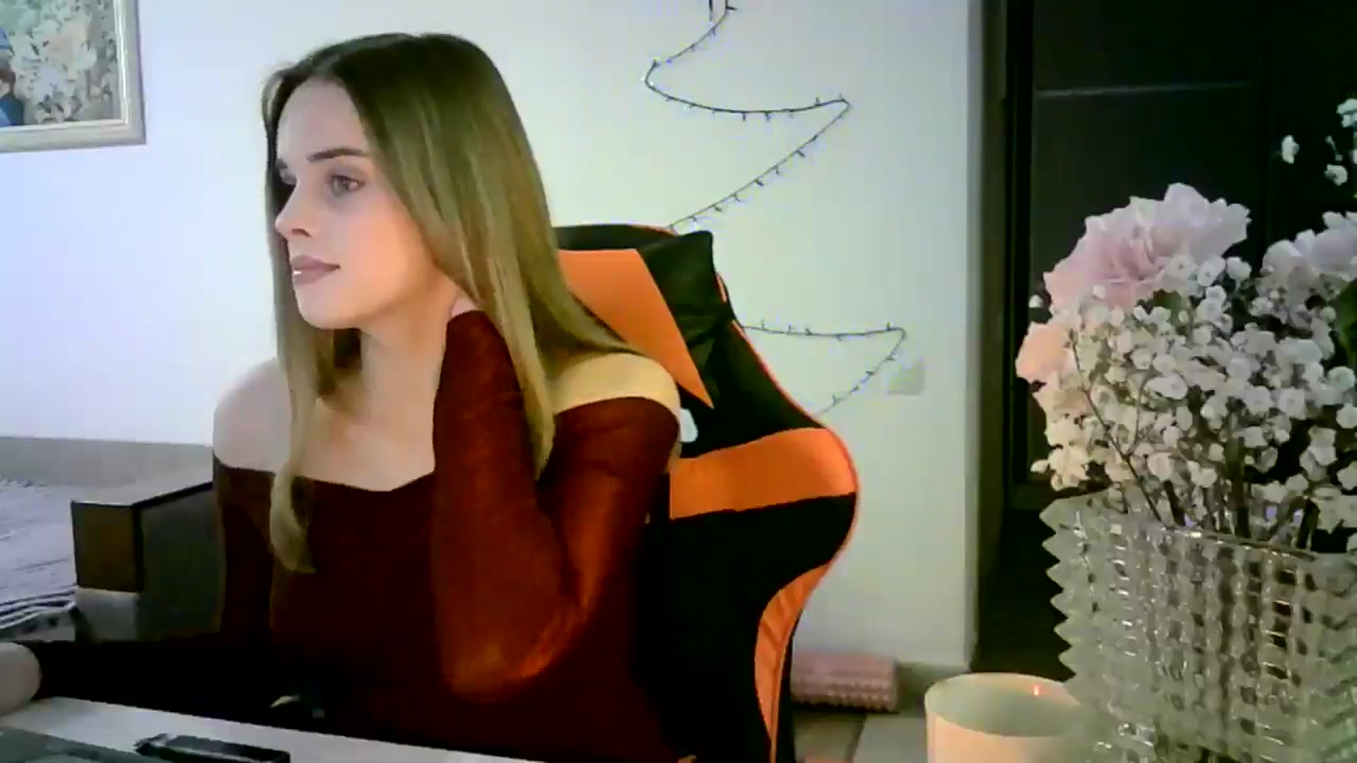 Gallery image thumbnail from JuliaWatson's myfreecams stream on, 12/23/2025, 20:33 image 11 of 20