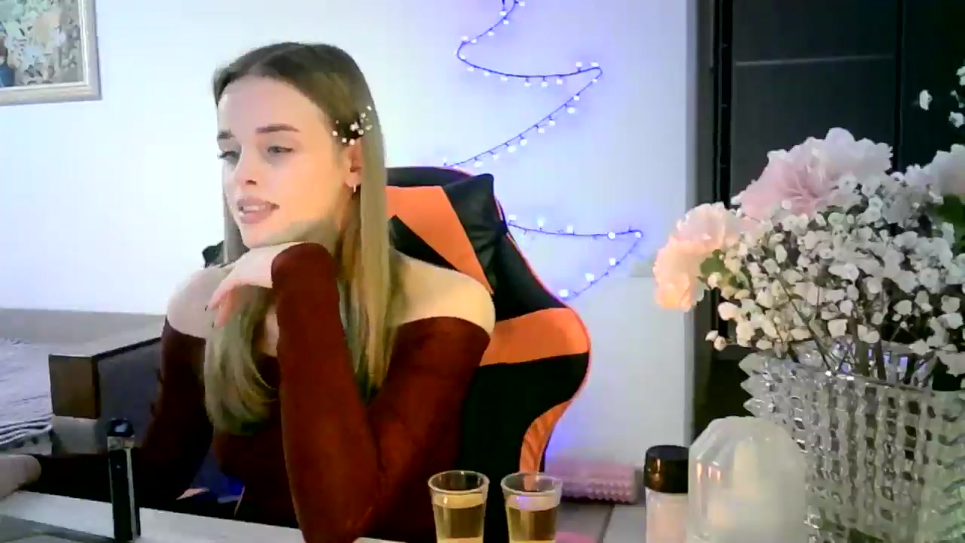 Gallery image thumbnail from JuliaWatson's myfreecams stream on, 12/23/2025, 21:07 image 14 of 20