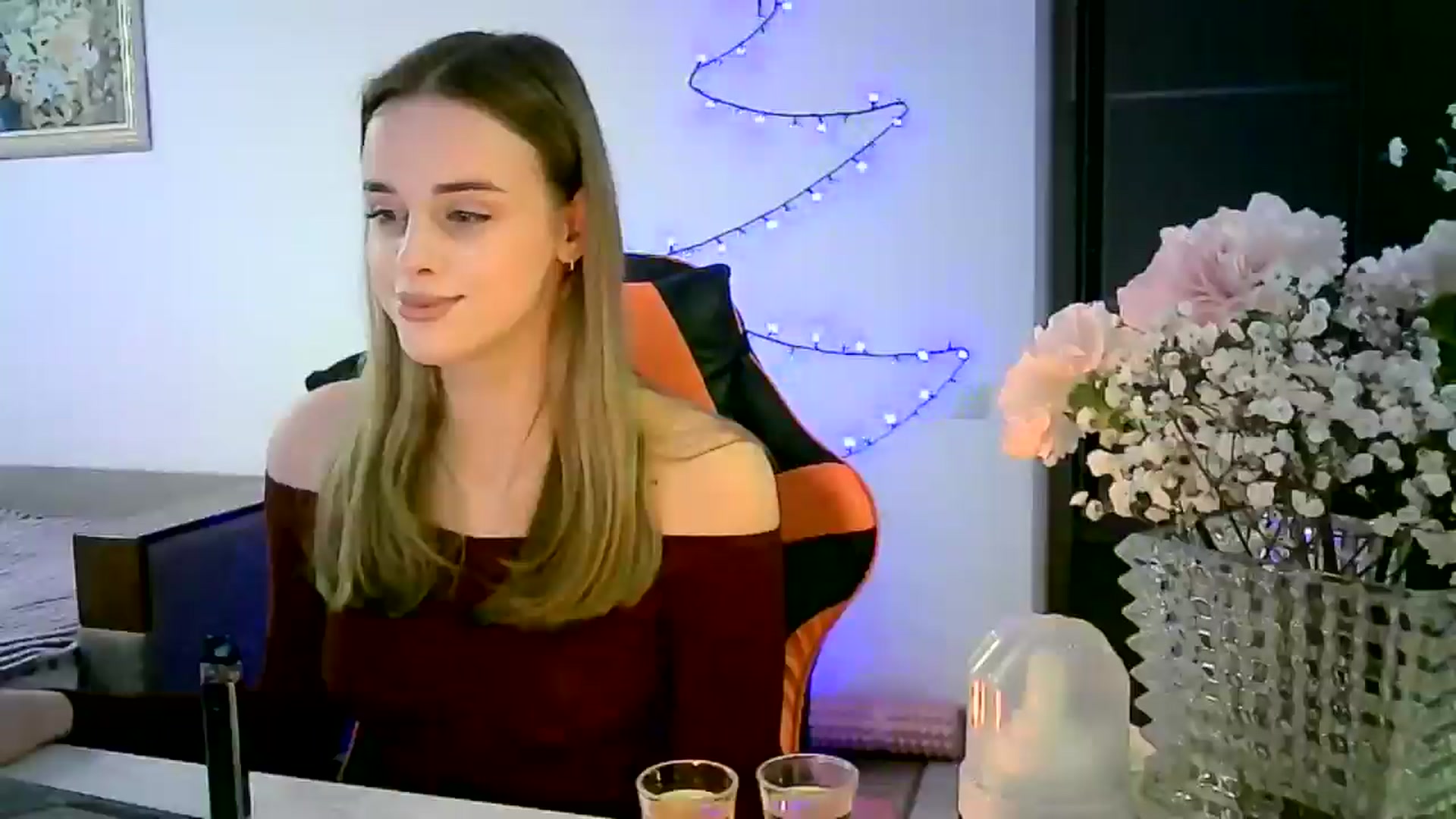 Gallery image thumbnail from JuliaWatson's myfreecams stream on, 12/23/2025, 21:07 image 9 of 20