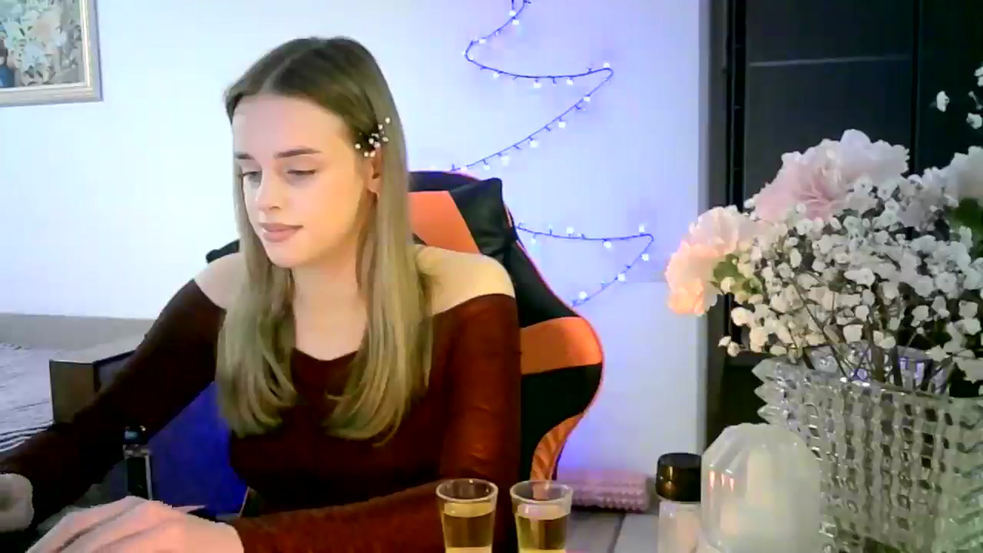 Gallery image thumbnail from JuliaWatson's myfreecams stream on, 12/23/2025, 21:30 image 11 of 20