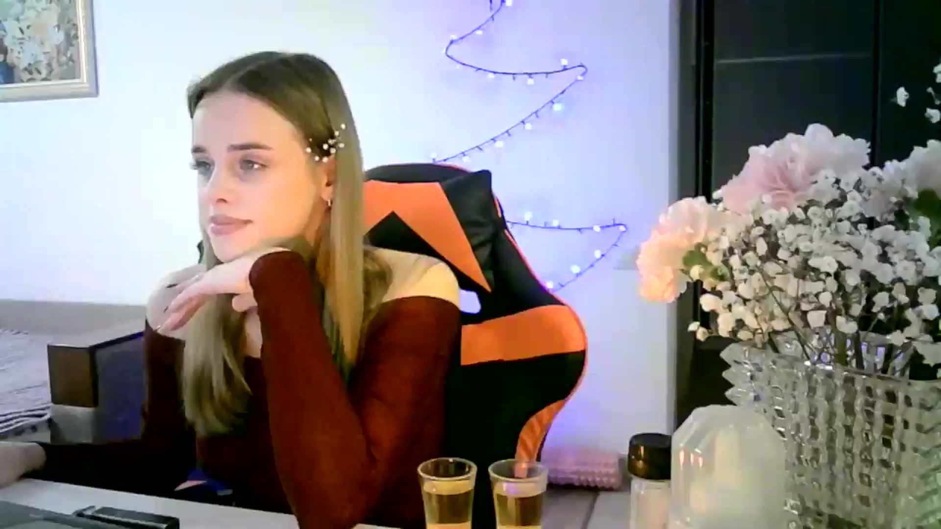 Gallery image thumbnail from JuliaWatson's myfreecams stream on, 12/23/2025, 21:30 image 5 of 20