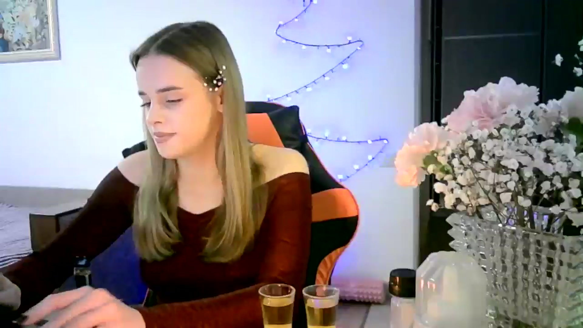 Gallery image thumbnail from JuliaWatson's myfreecams stream on, 12/23/2025, 21:30 image 9 of 20