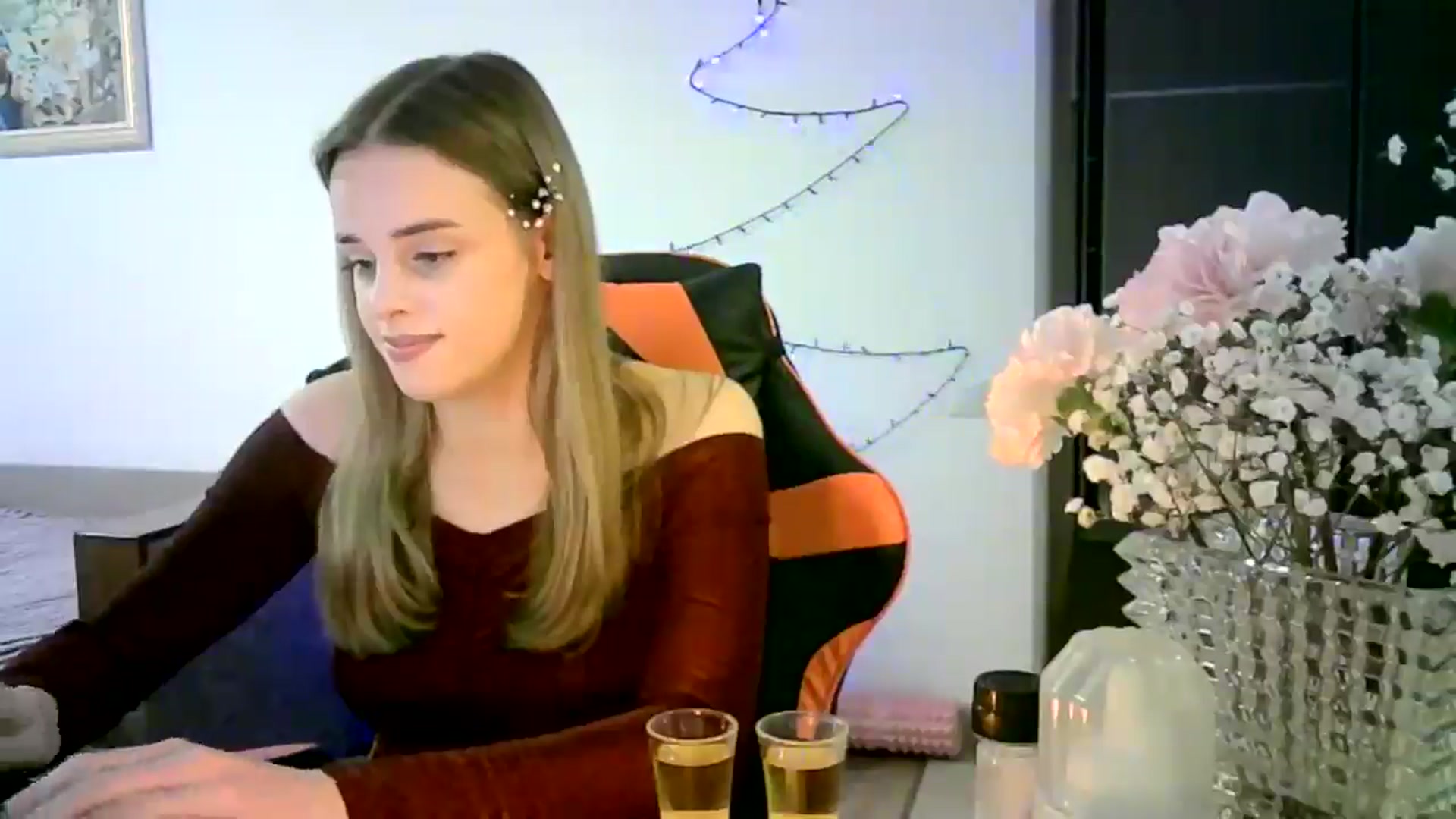 Gallery image thumbnail from JuliaWatson's myfreecams stream on, 12/23/2025, 21:30 image 3 of 20