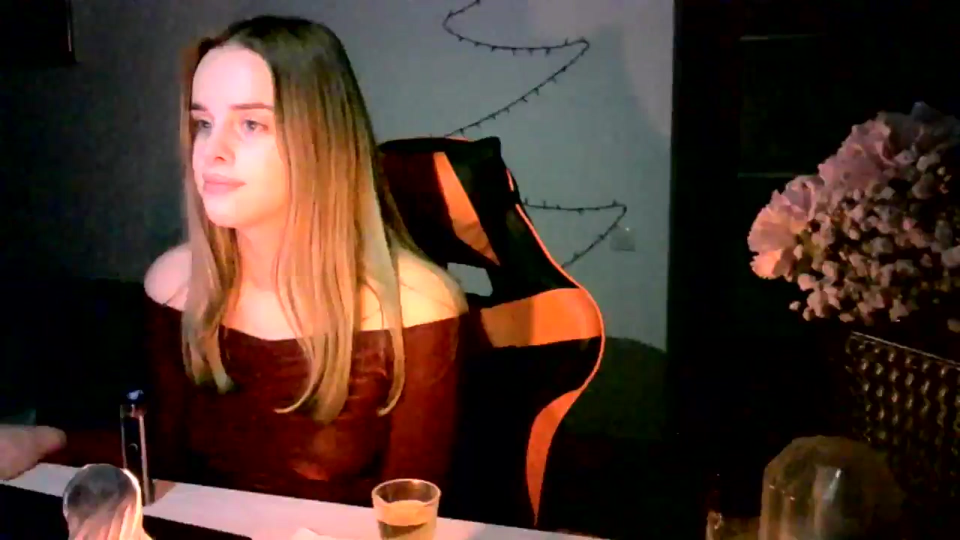 Gallery image thumbnail from JuliaWatson's myfreecams stream on, 12/23/2025, 22:34 image 14 of 20