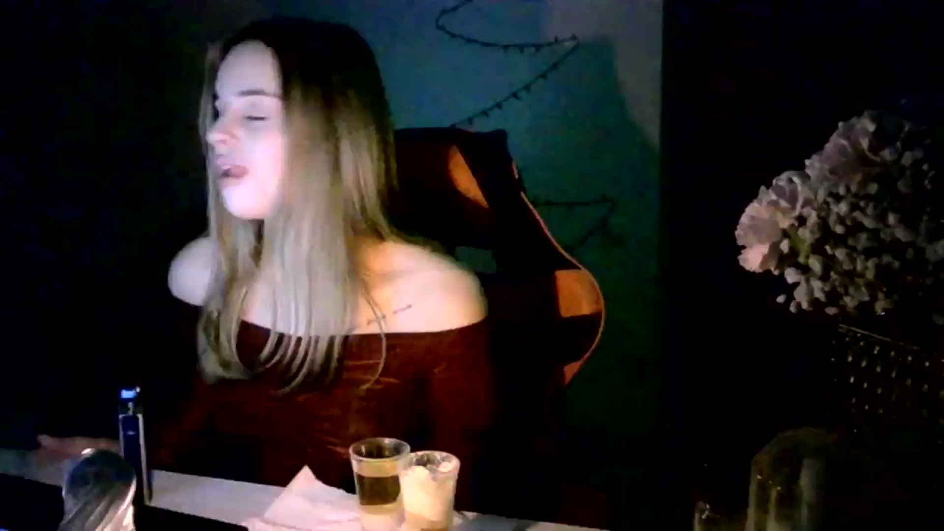 Gallery image thumbnail from JuliaWatson's myfreecams stream on, 12/23/2025, 22:34 image 3 of 20