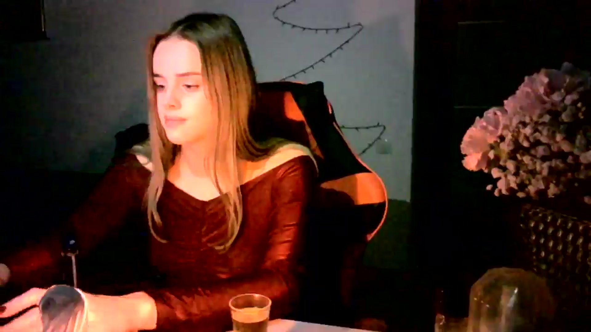 Gallery image thumbnail from JuliaWatson's myfreecams stream on, 12/23/2025, 22:34 image 12 of 20