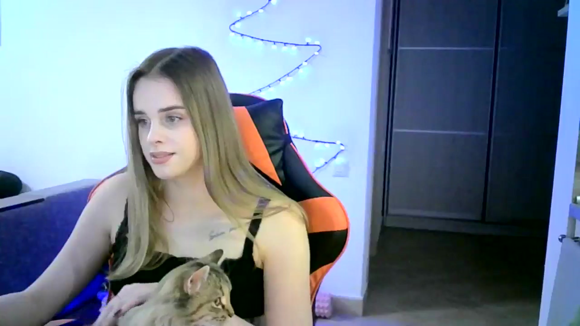 Gallery image thumbnail from JuliaWatson's myfreecams stream on, 12/27/2025, 15:59 image 17 of 20