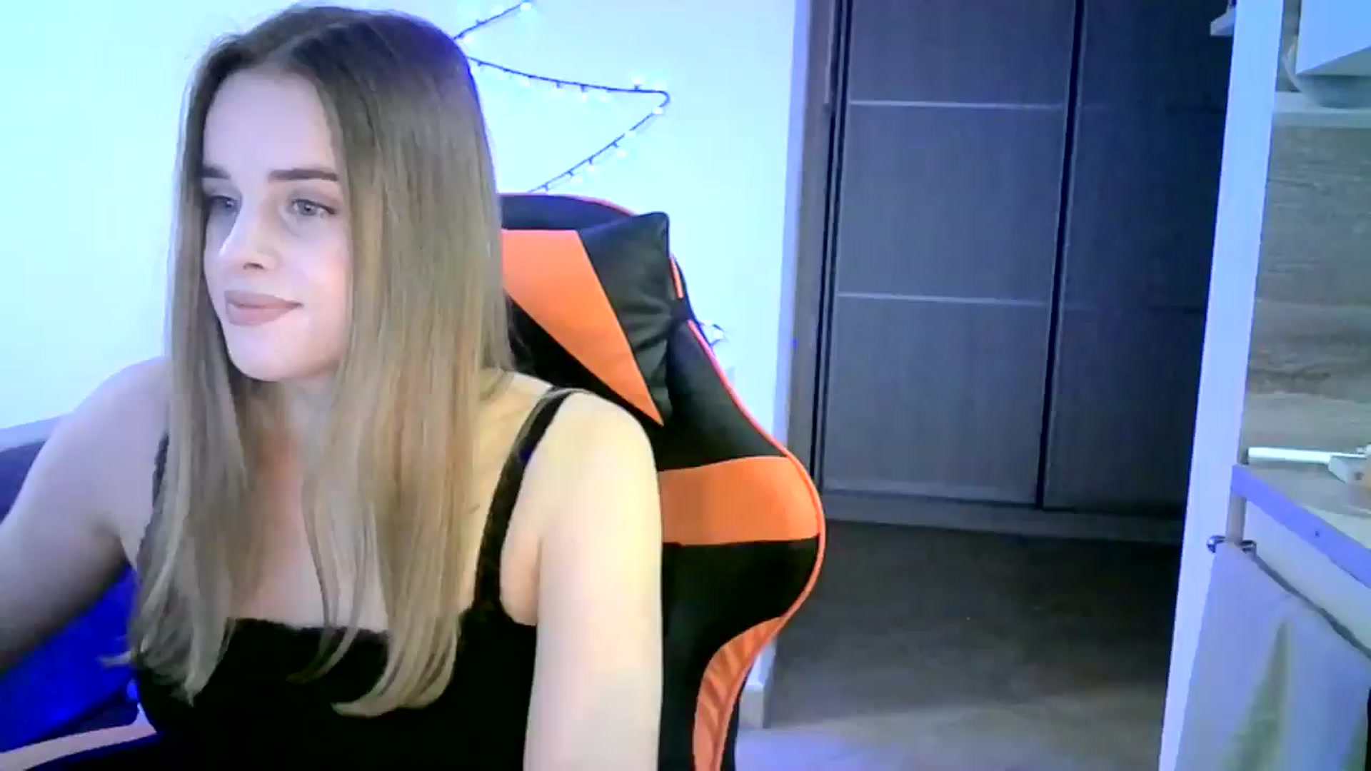Gallery image thumbnail from JuliaWatson's myfreecams stream on, 12/27/2025, 15:59 image 7 of 20
