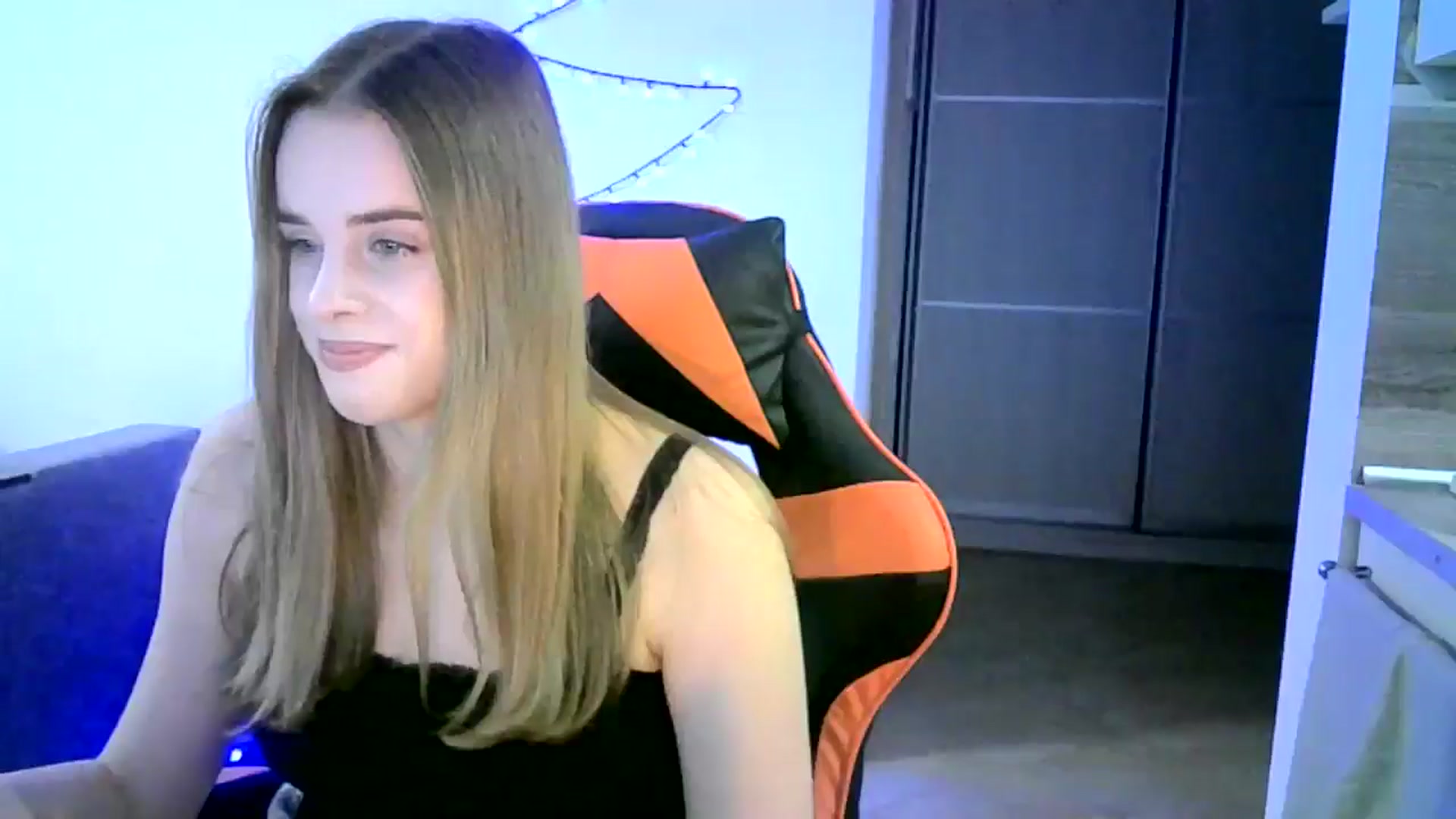 Gallery image thumbnail from JuliaWatson's myfreecams stream on, 12/27/2025, 15:59 image 4 of 20