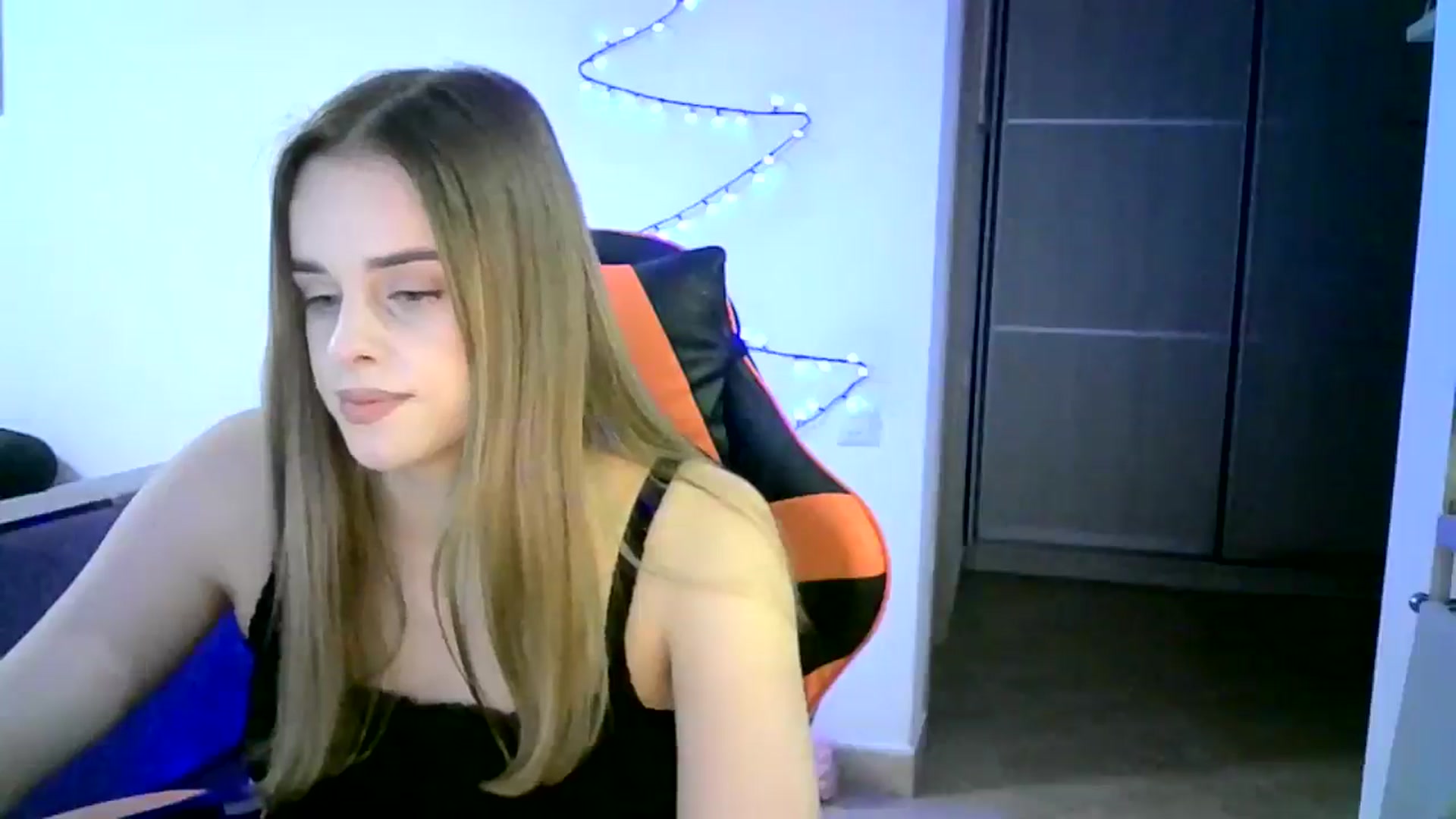 Gallery image thumbnail from JuliaWatson's myfreecams stream on, 12/27/2025, 16:39 image 16 of 20