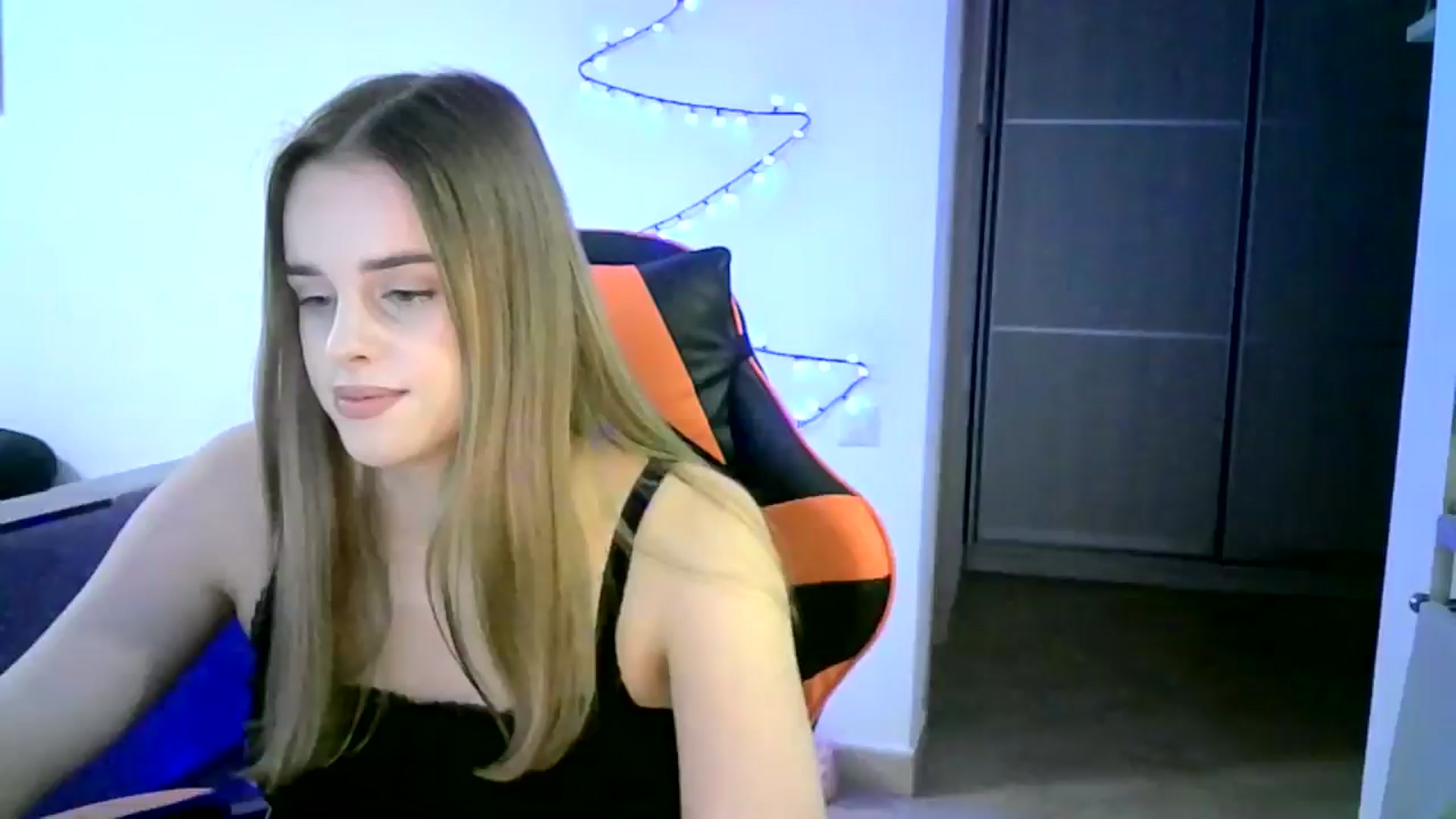 Gallery image thumbnail from JuliaWatson's myfreecams stream on, 12/27/2025, 16:39 image 14 of 20