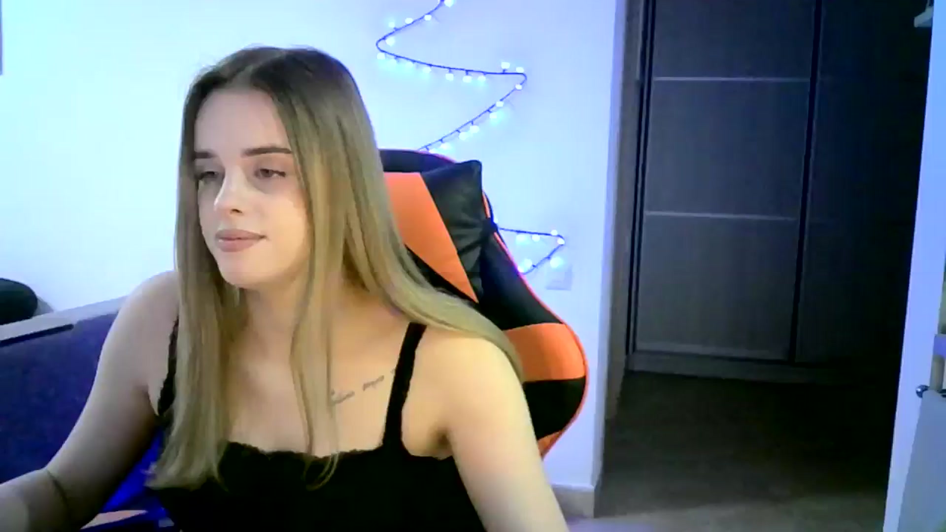 Gallery image thumbnail from JuliaWatson's myfreecams stream on, 12/27/2025, 16:39 image 1 of 20