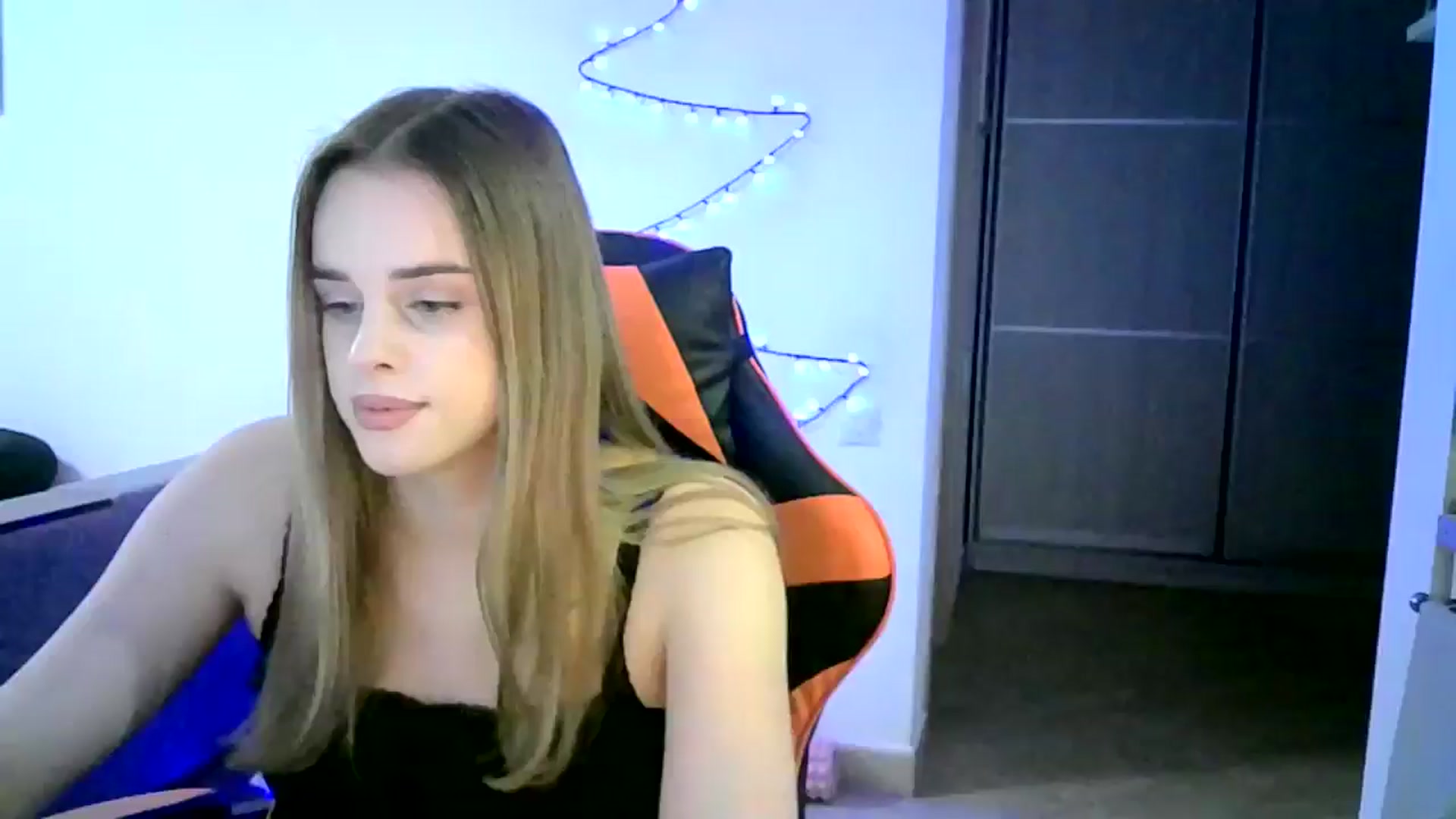 Gallery image thumbnail from JuliaWatson's myfreecams stream on, 12/27/2025, 16:39 image 8 of 20