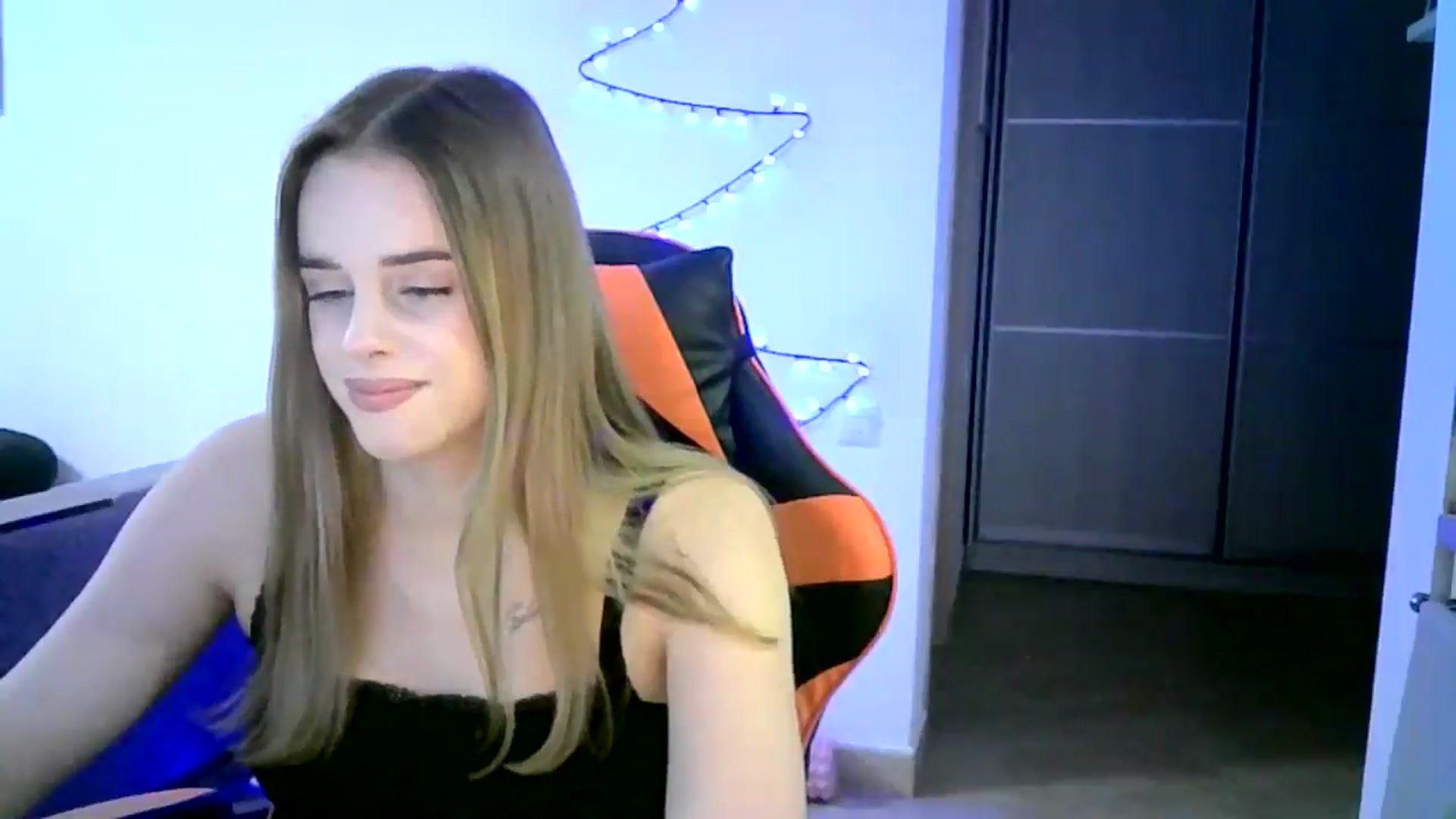 Gallery image thumbnail from JuliaWatson's myfreecams stream on, 12/27/2025, 16:39 image 4 of 20