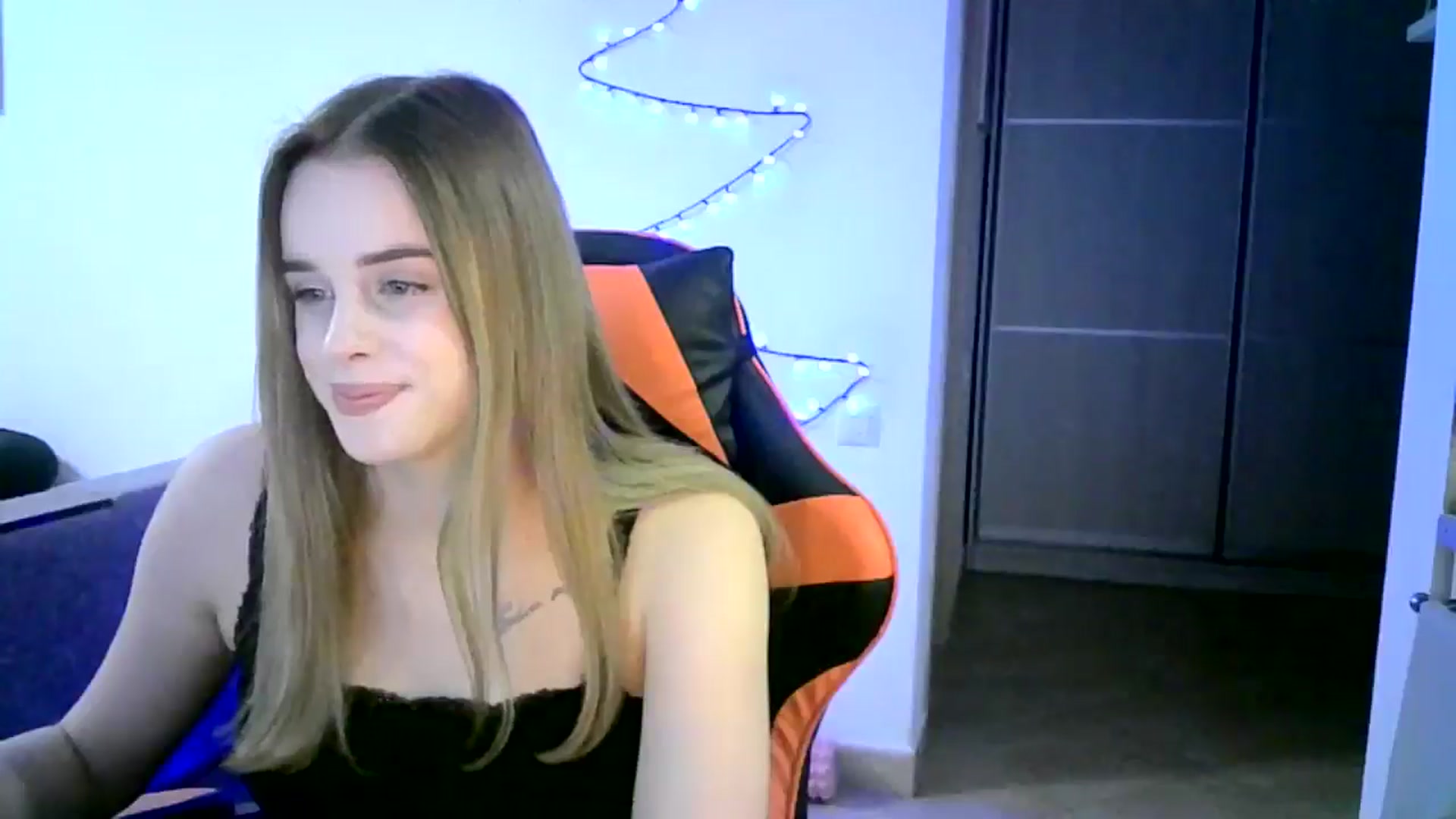 Gallery image thumbnail from JuliaWatson's myfreecams stream on, 12/27/2025, 16:39 image 2 of 20