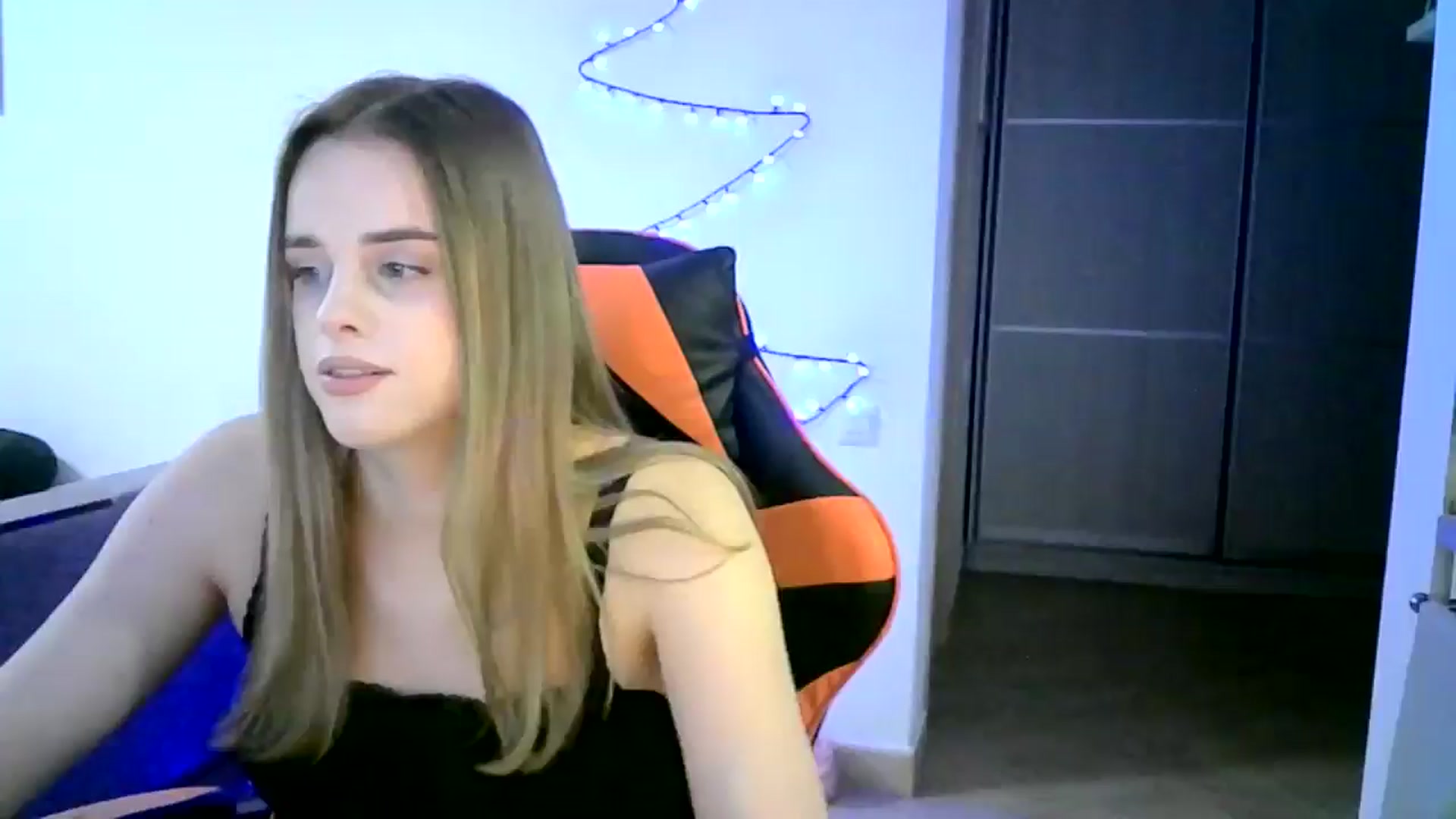 Gallery image thumbnail from JuliaWatson's myfreecams stream on, 12/27/2025, 16:39 image 9 of 20