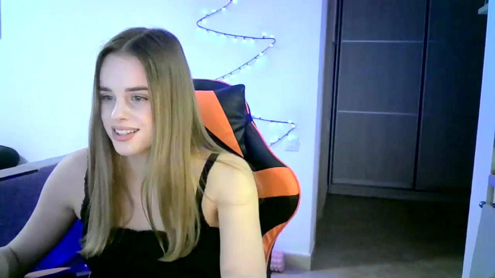 Gallery image thumbnail from JuliaWatson's myfreecams stream on, 12/27/2025, 16:39 image 18 of 20