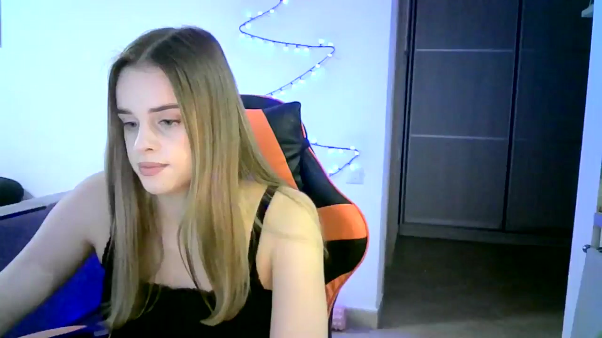 Gallery image thumbnail from JuliaWatson's myfreecams stream on, 12/27/2025, 16:39 image 15 of 20