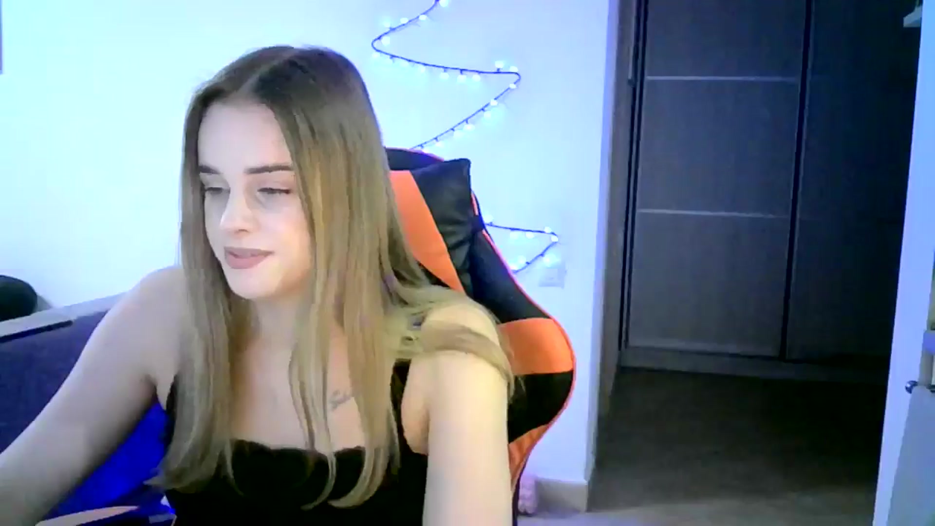 Gallery image thumbnail from JuliaWatson's myfreecams stream on, 12/27/2025, 16:39 image 3 of 20