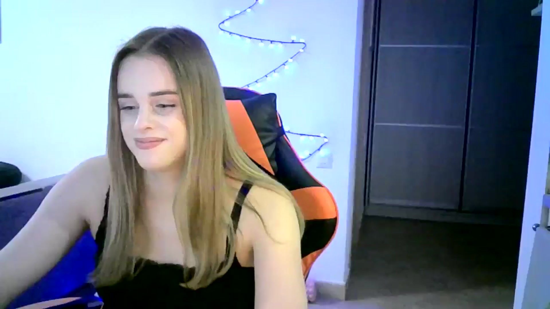 Gallery image thumbnail from JuliaWatson's myfreecams stream on, 12/27/2025, 16:39 image 11 of 20