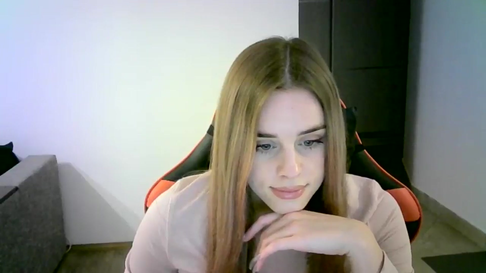 Gallery image thumbnail from JuliaWatson's myfreecams stream on, 01/11/2026, 15:30 image 19 of 20
