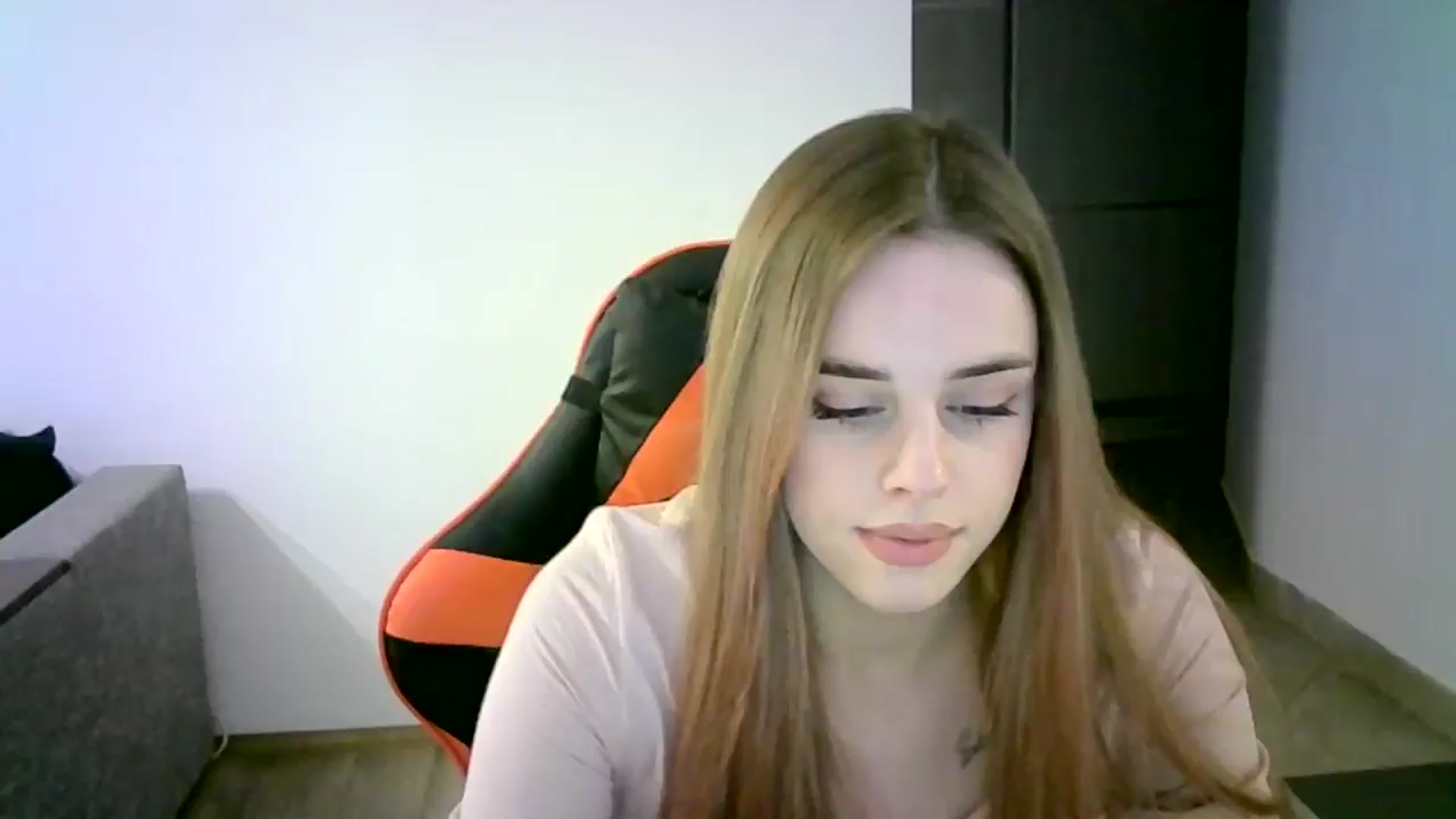 Gallery image thumbnail from JuliaWatson's myfreecams stream on, 01/11/2026, 15:30 image 2 of 20
