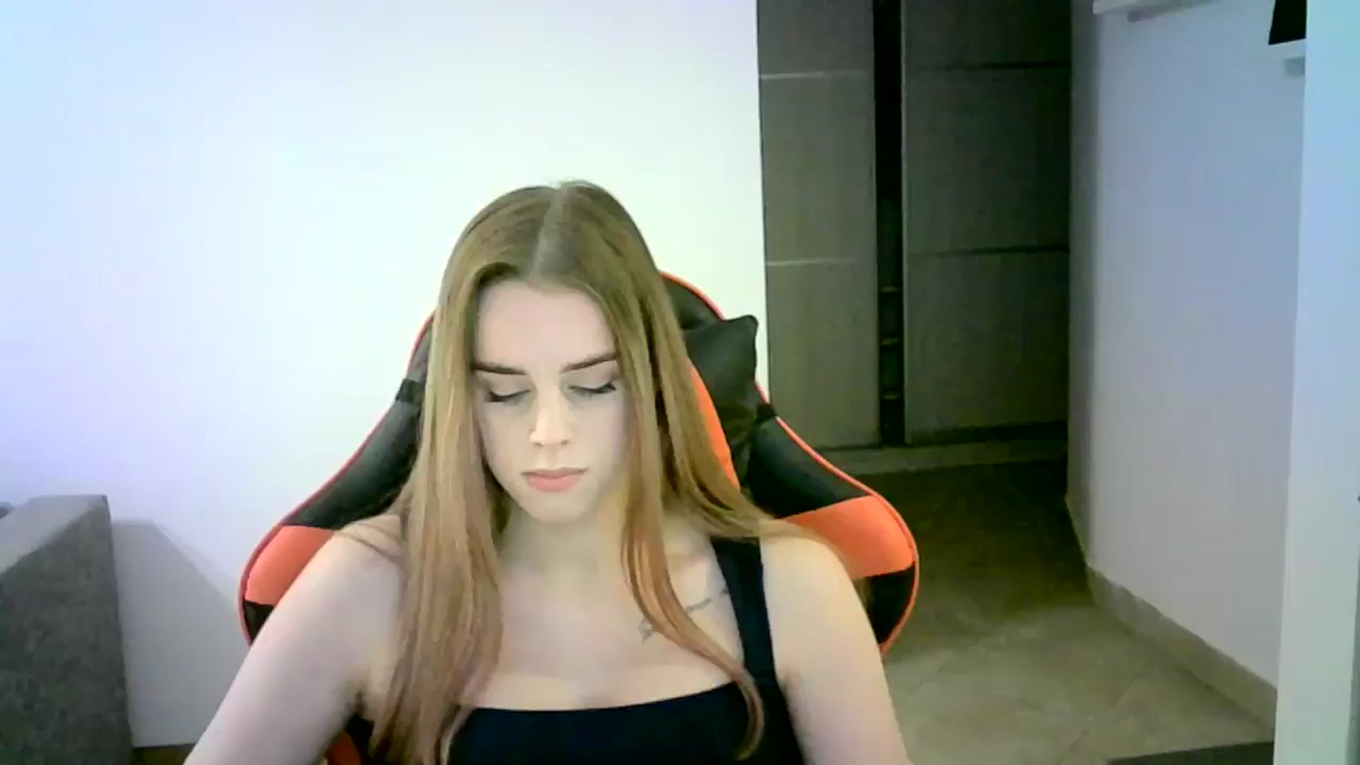Gallery image thumbnail from JuliaWatson's myfreecams stream on, 01/13/2026, 16:52 image 19 of 20