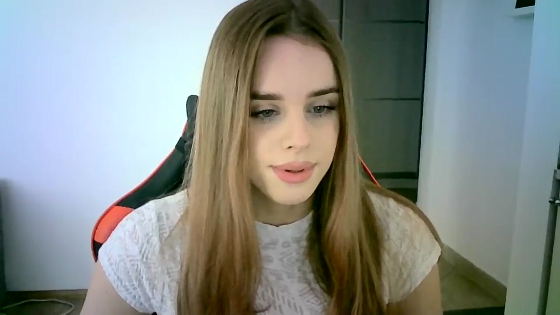 Gallery image thumbnail from JuliaWatson's myfreecams stream on, 01/20/2026, 12:38 image 19 of 20