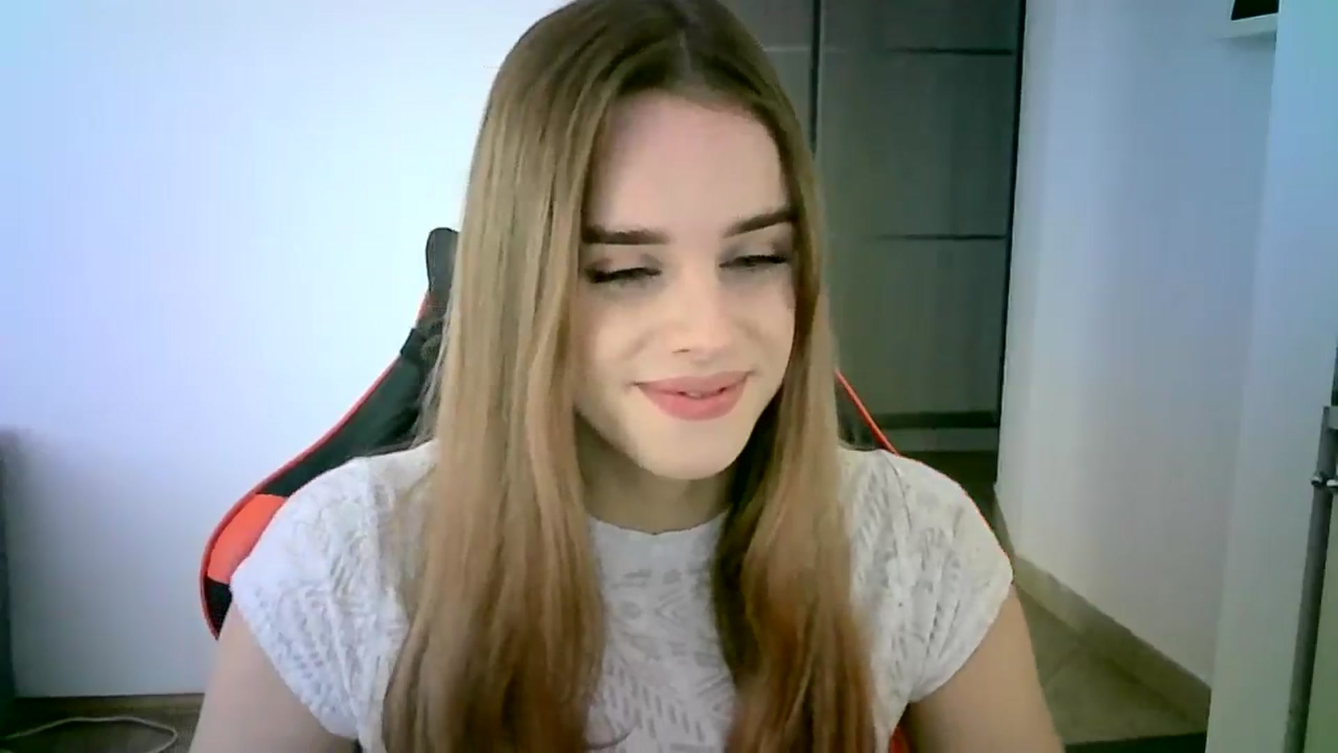 Gallery image thumbnail from JuliaWatson's myfreecams stream on, 01/20/2026, 12:38 image 14 of 20