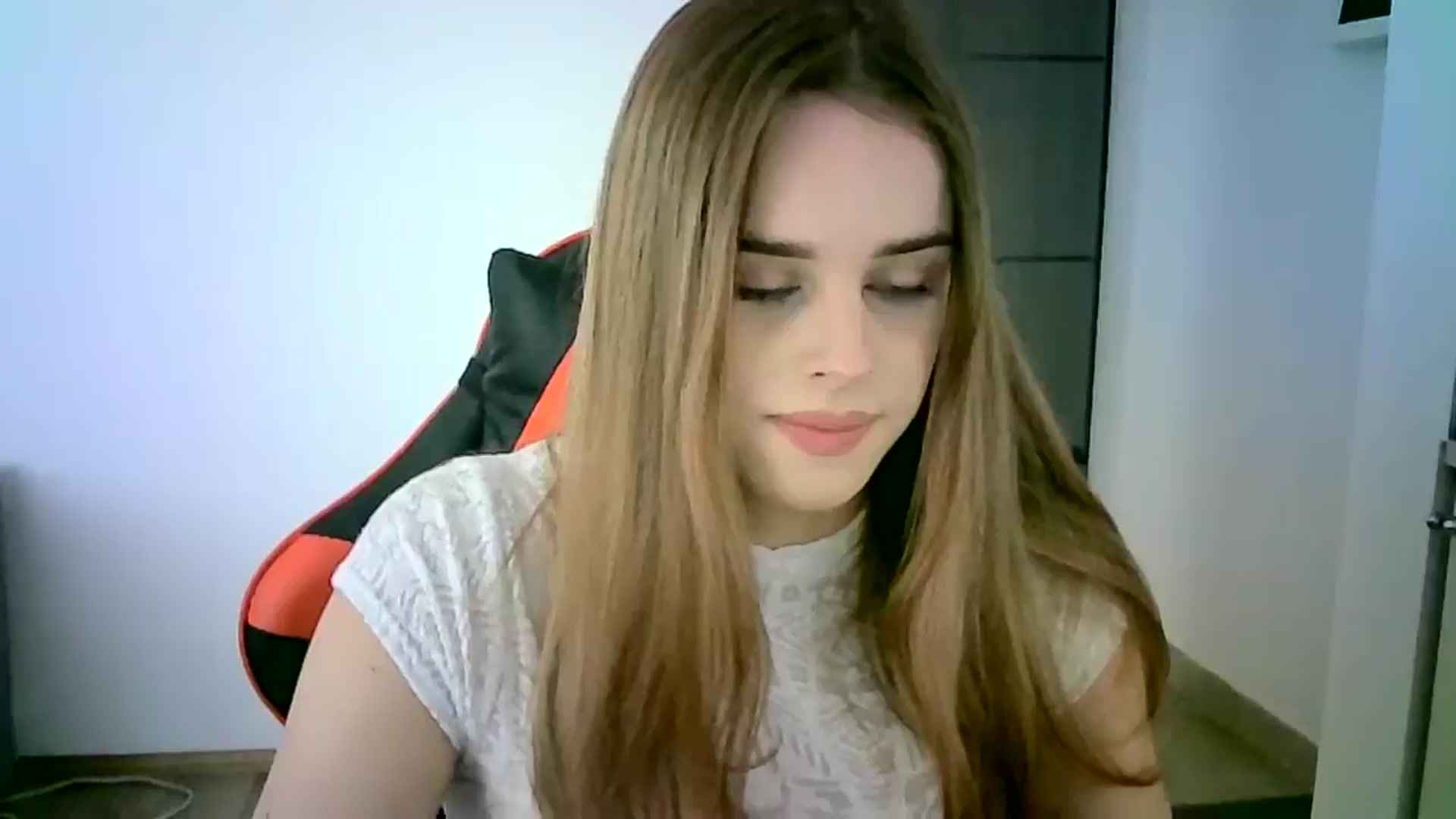 Gallery image thumbnail from JuliaWatson's myfreecams stream on, 01/20/2026, 12:38 image 18 of 20