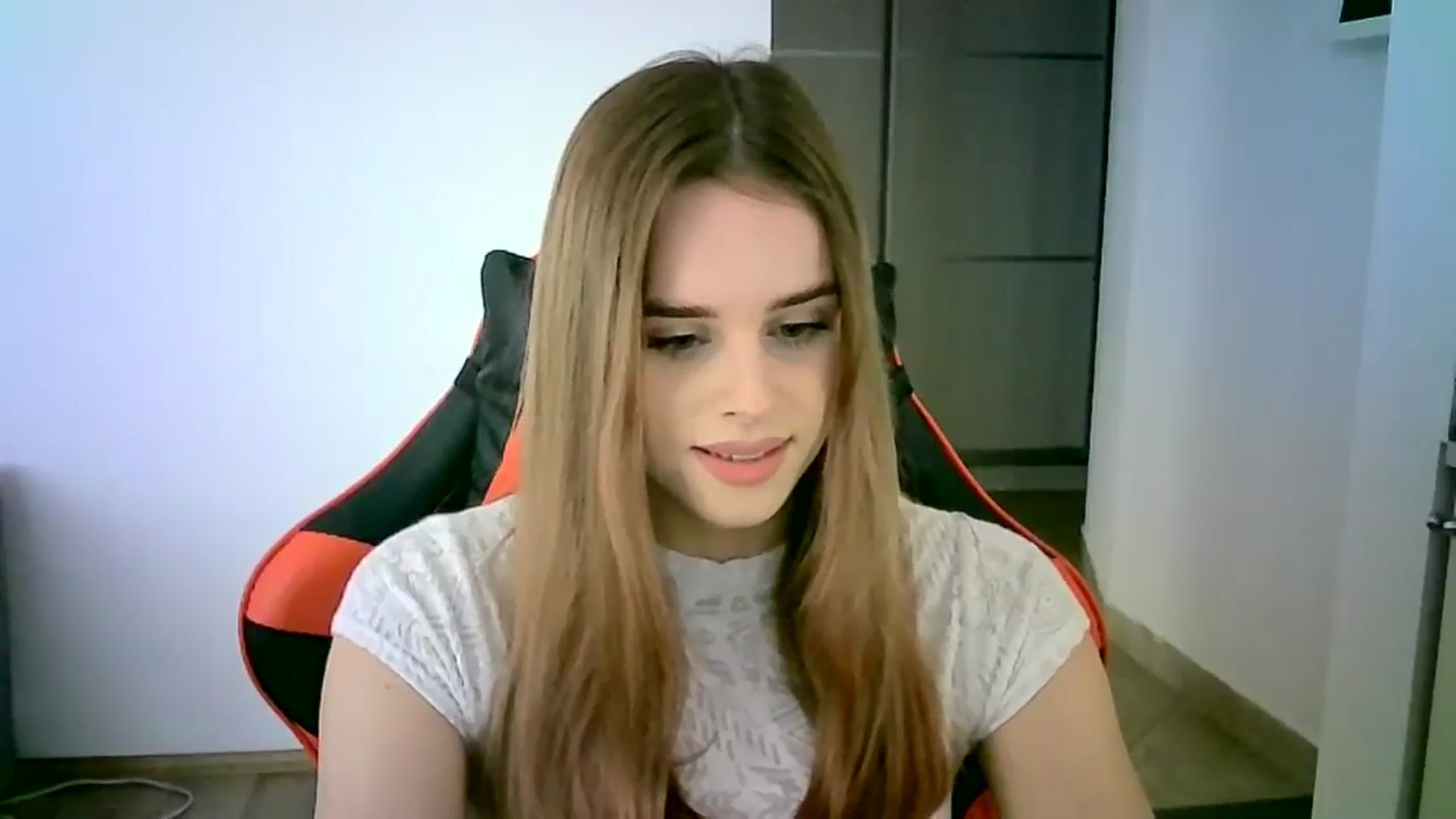 Gallery image thumbnail from JuliaWatson's myfreecams stream on, 01/20/2026, 12:38 image 15 of 20
