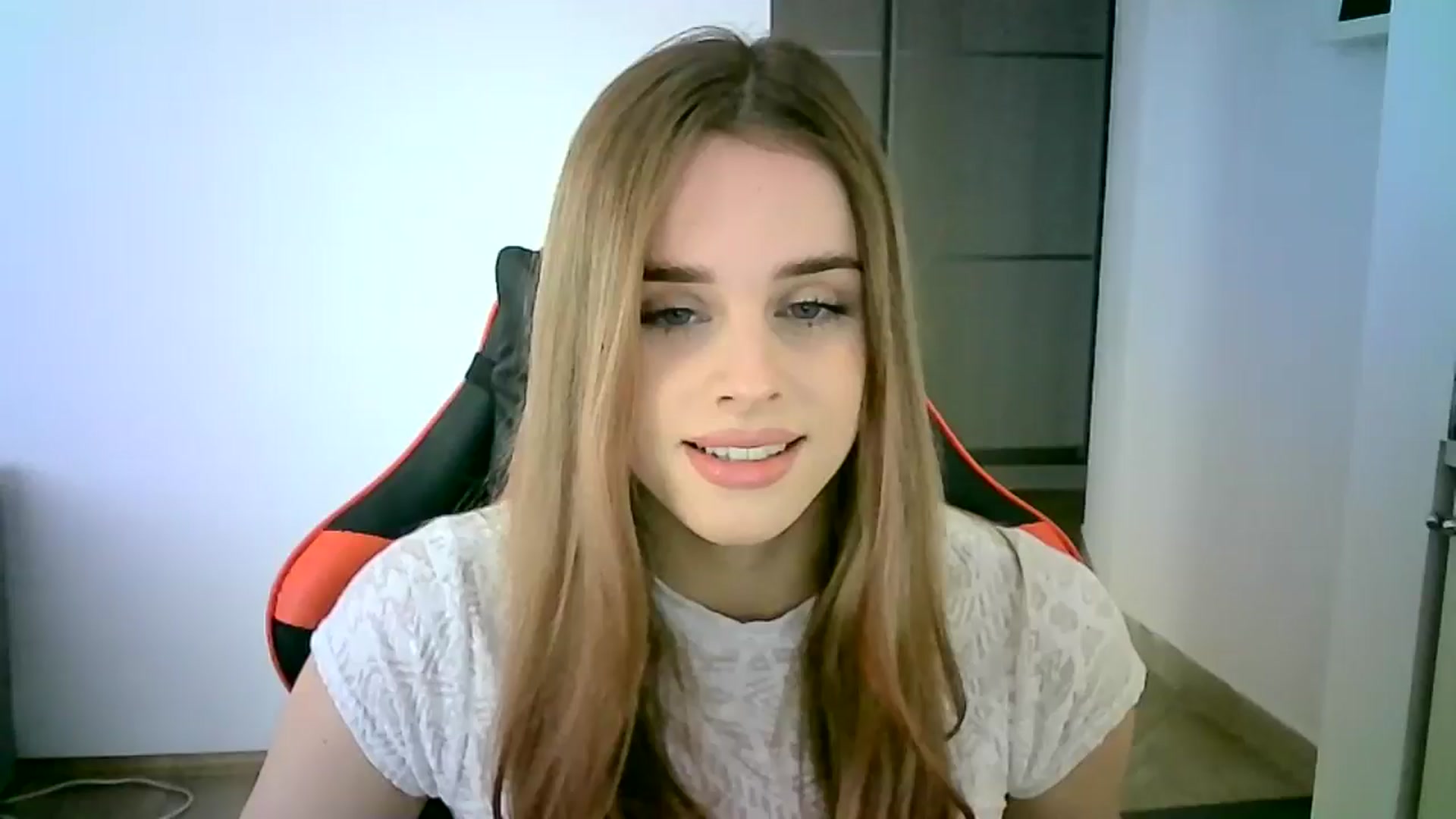 Gallery image thumbnail from JuliaWatson's myfreecams stream on, 01/20/2026, 12:38 image 5 of 20