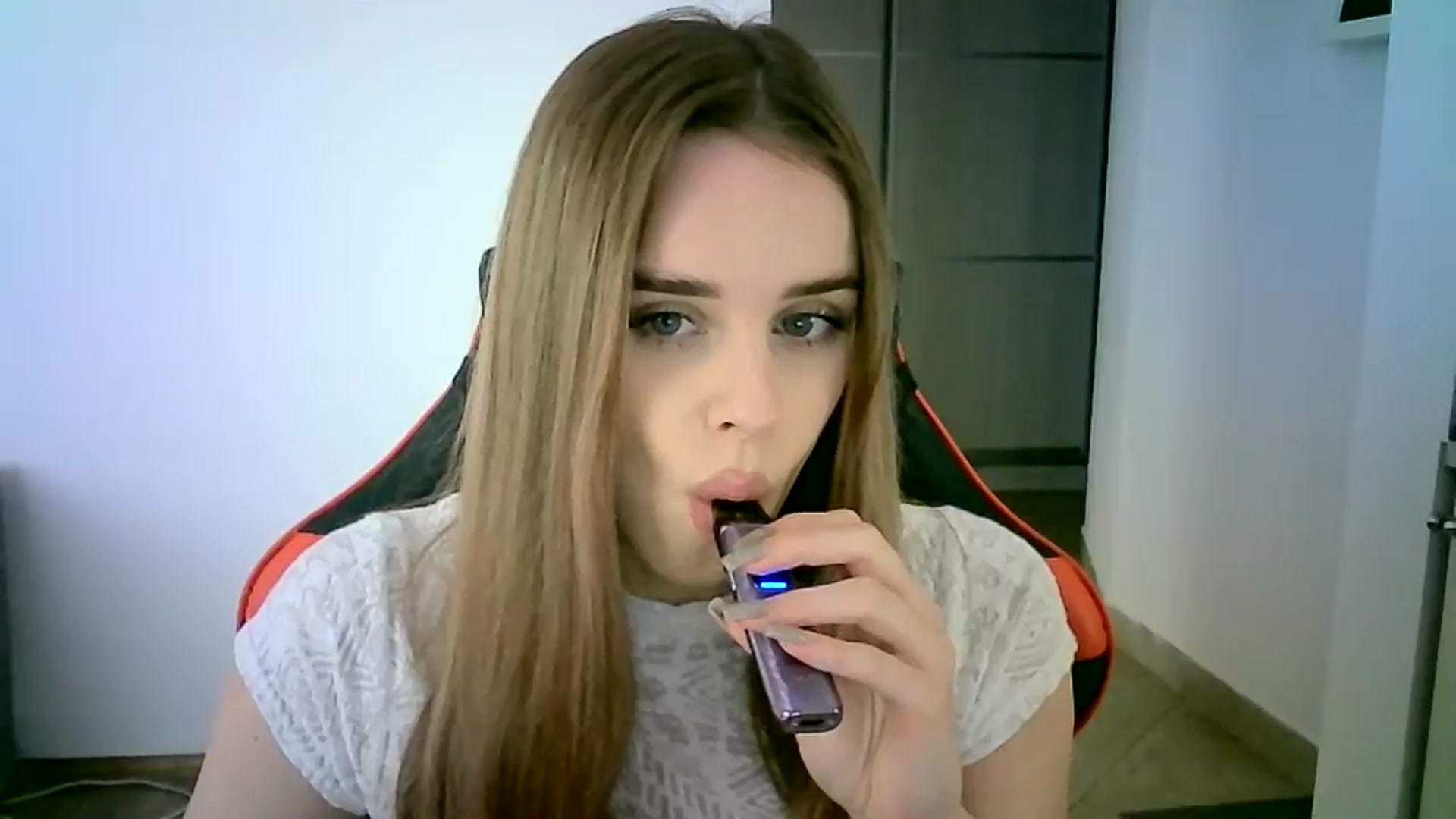 Gallery image thumbnail from JuliaWatson's myfreecams stream on, 01/20/2026, 12:38 image 11 of 20