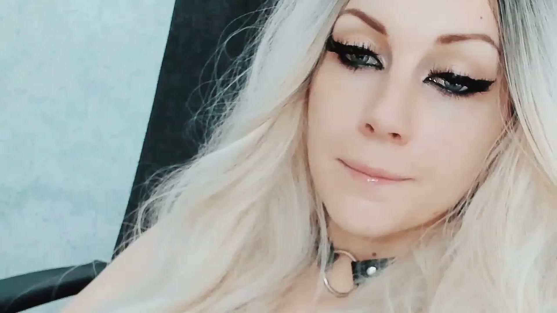 Gallery image thumbnail from JuliaWilson's myfreecams stream on, 11/26/2022, 12:59 image 12 of 20