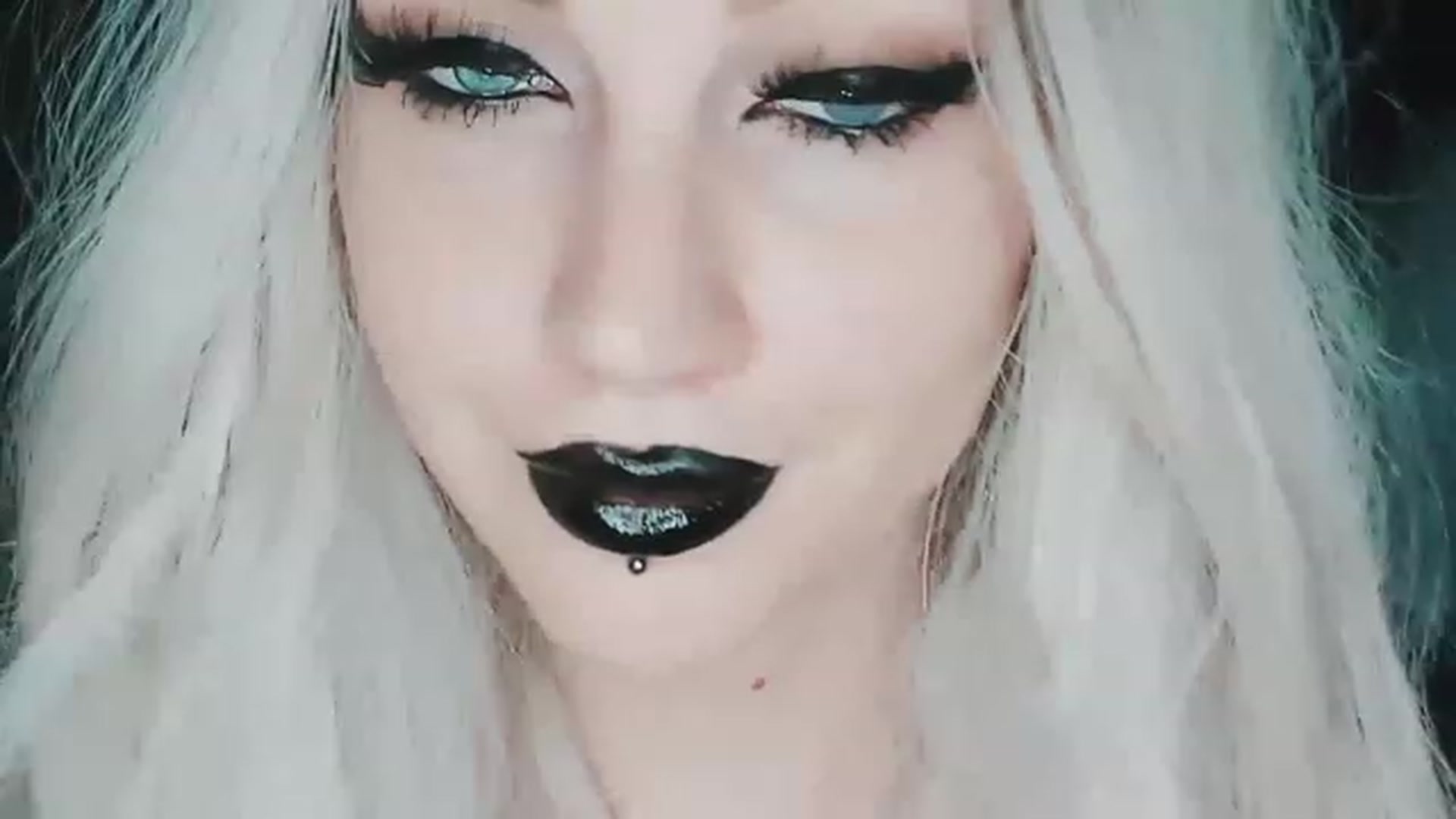 Gallery image thumbnail from JuliaWilson's myfreecams stream on, 01/01/2023, 20:09 image 3 of 20