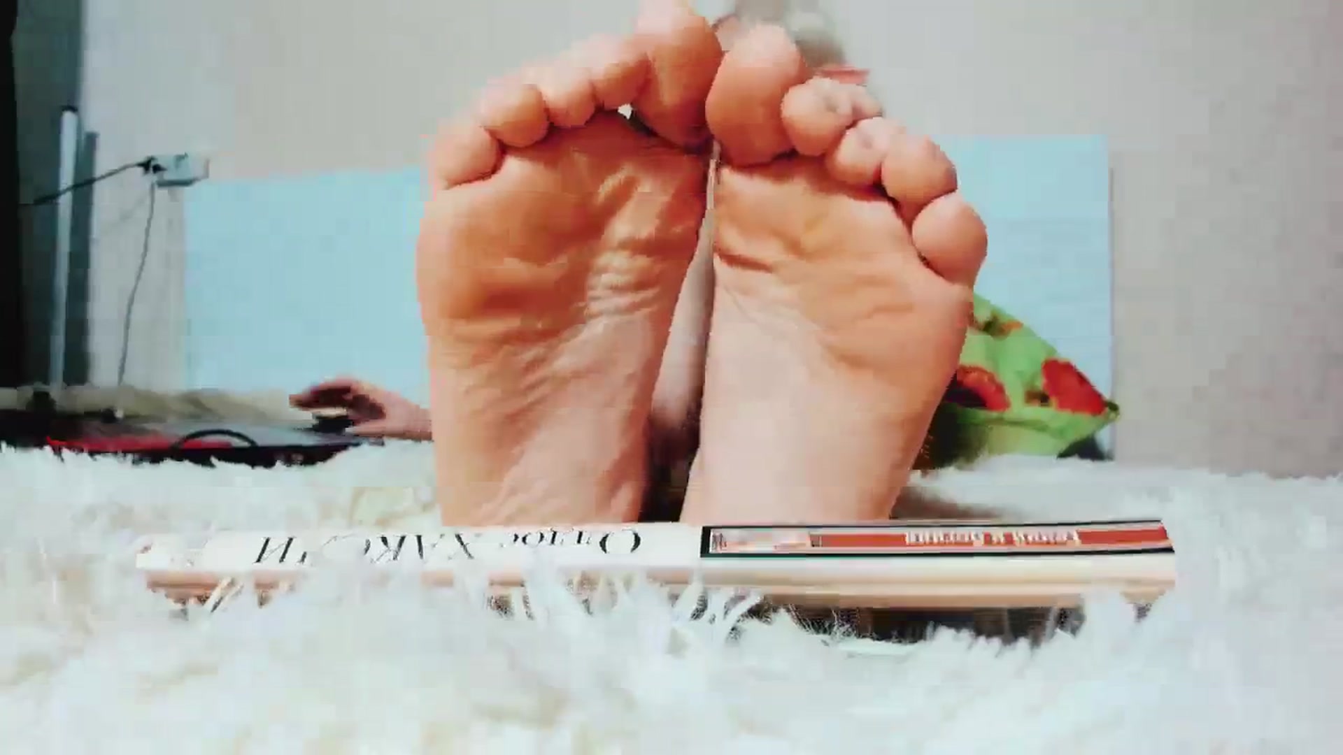Gallery image thumbnail from JuliaWilson's myfreecams stream on, 12/25/2023, 12:36 image 8 of 20