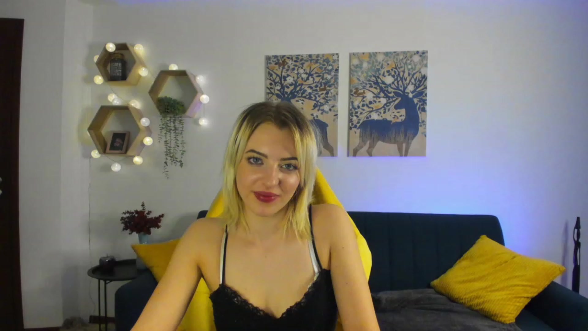 Gallery image thumbnail from Julia_Gold18's myfreecams stream on, 01/22/2023, 12:44 image 7 of 20