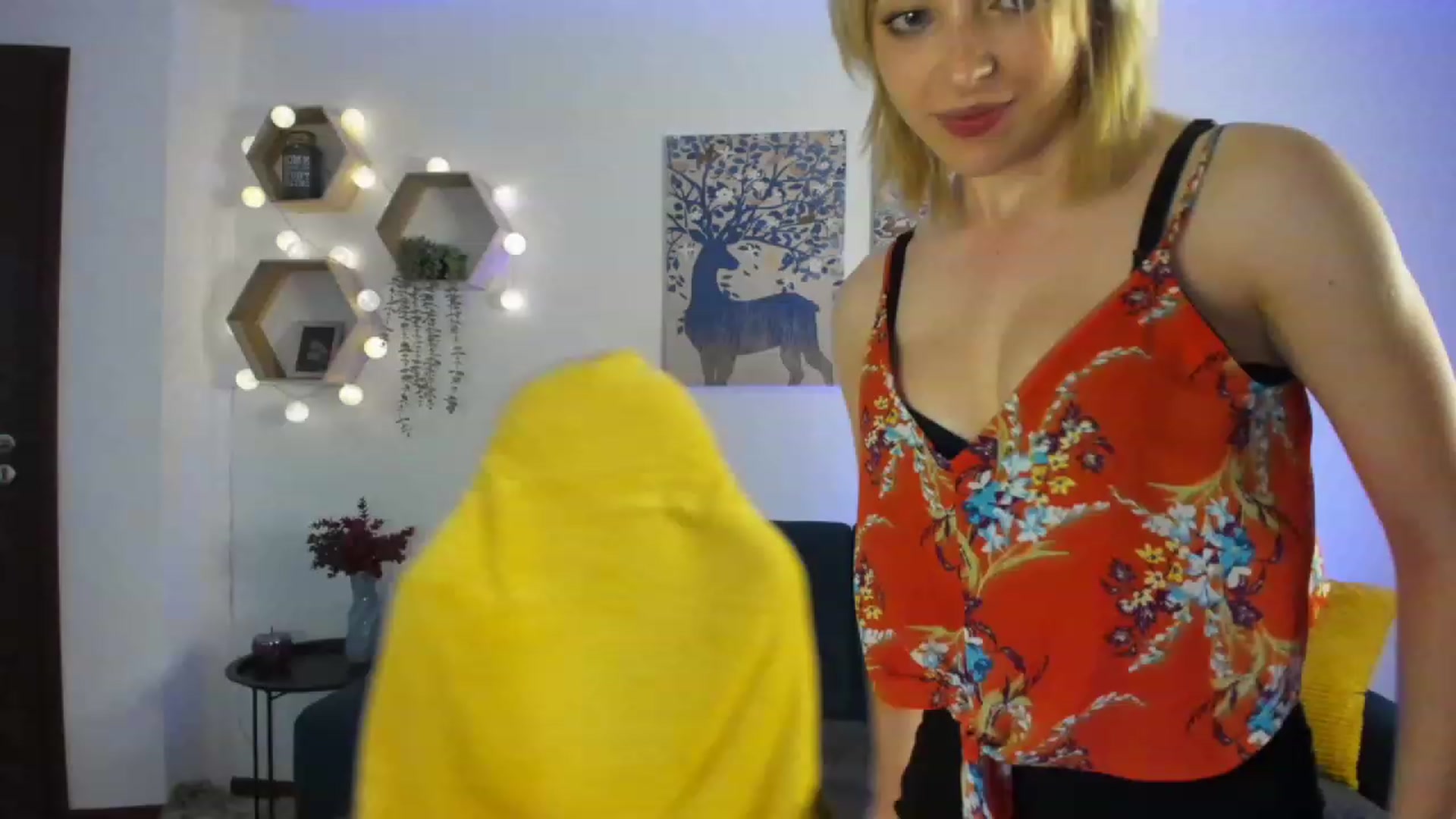 Gallery image thumbnail from Julia_Gold18's myfreecams stream on, 01/23/2023, 09:27 image 10 of 20