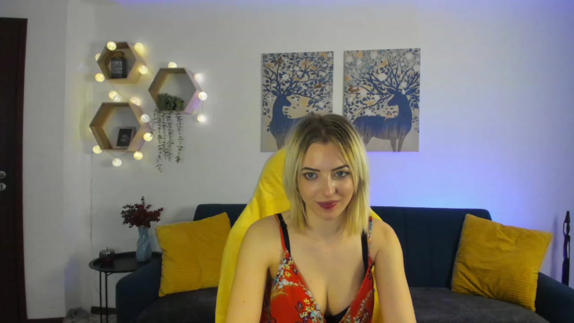 Gallery image thumbnail from Julia_Gold18's myfreecams stream on, 01/23/2023, 09:27 image 12 of 20