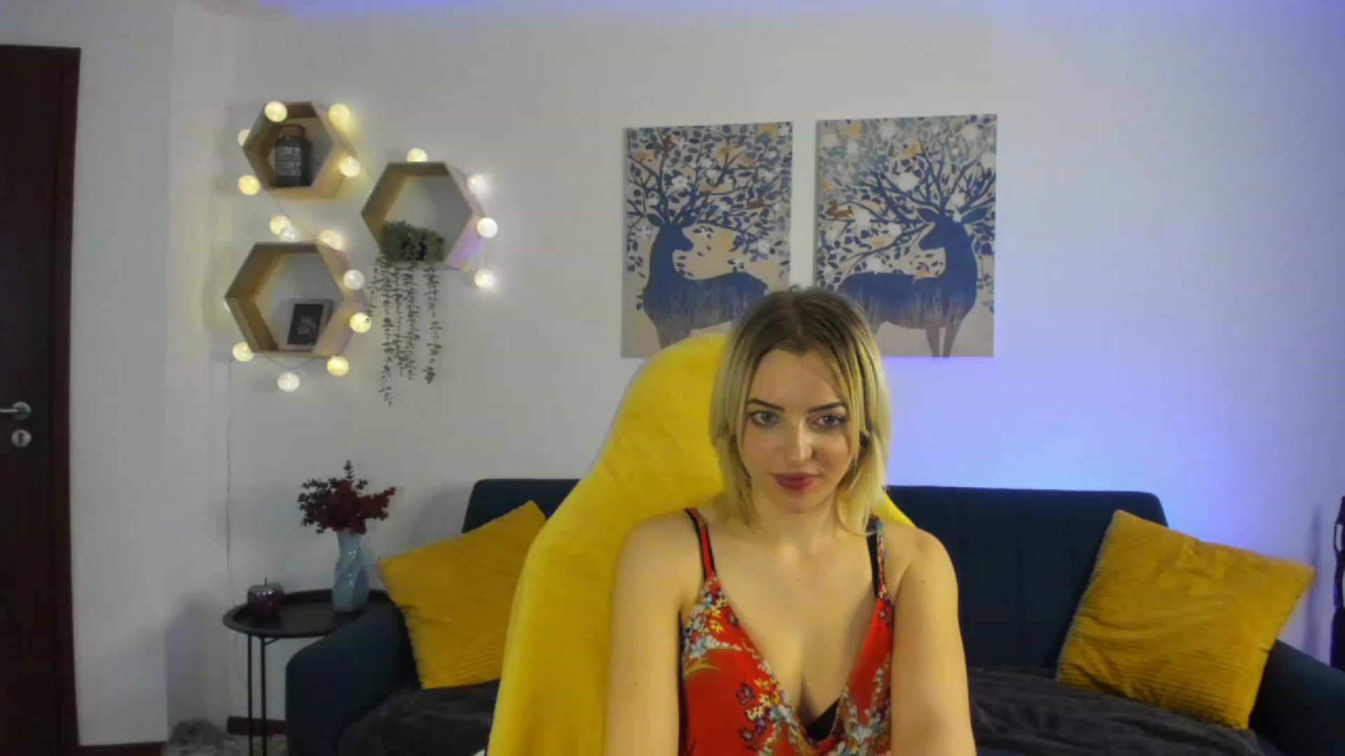 Gallery image thumbnail from Julia_Gold18's myfreecams stream on, 01/23/2023, 10:58 image 3 of 20