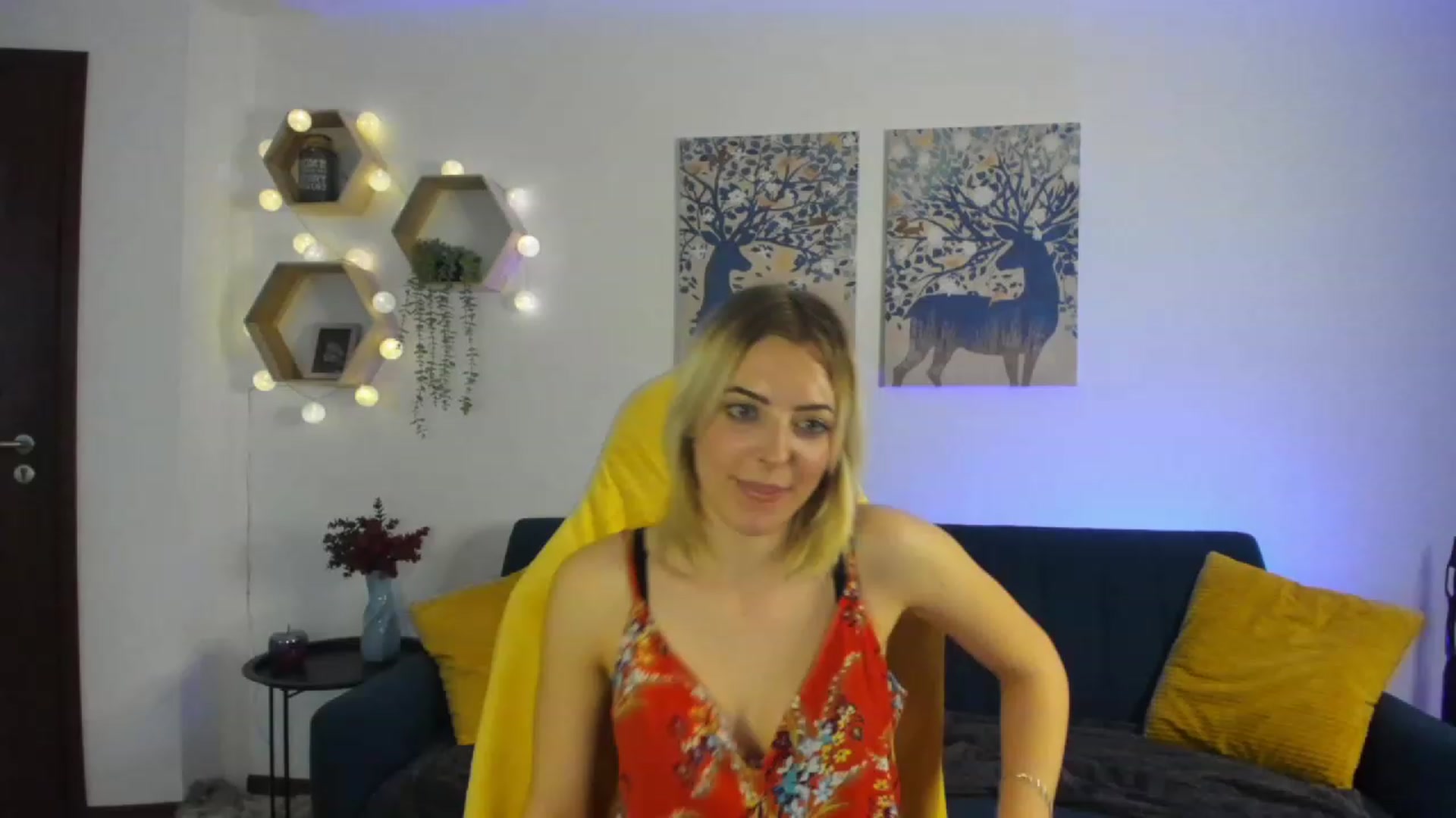 Gallery image thumbnail from Julia_Gold18's myfreecams stream on, 01/23/2023, 10:58 image 7 of 20