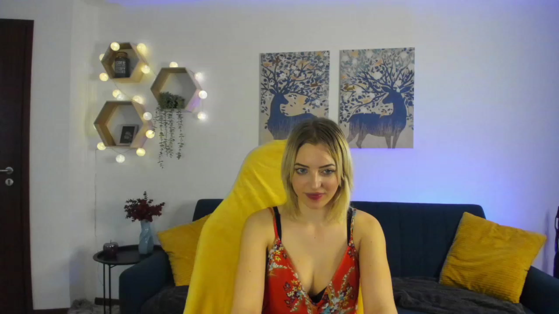Gallery image thumbnail from Julia_Gold18's myfreecams stream on, 01/23/2023, 10:58 image 9 of 20