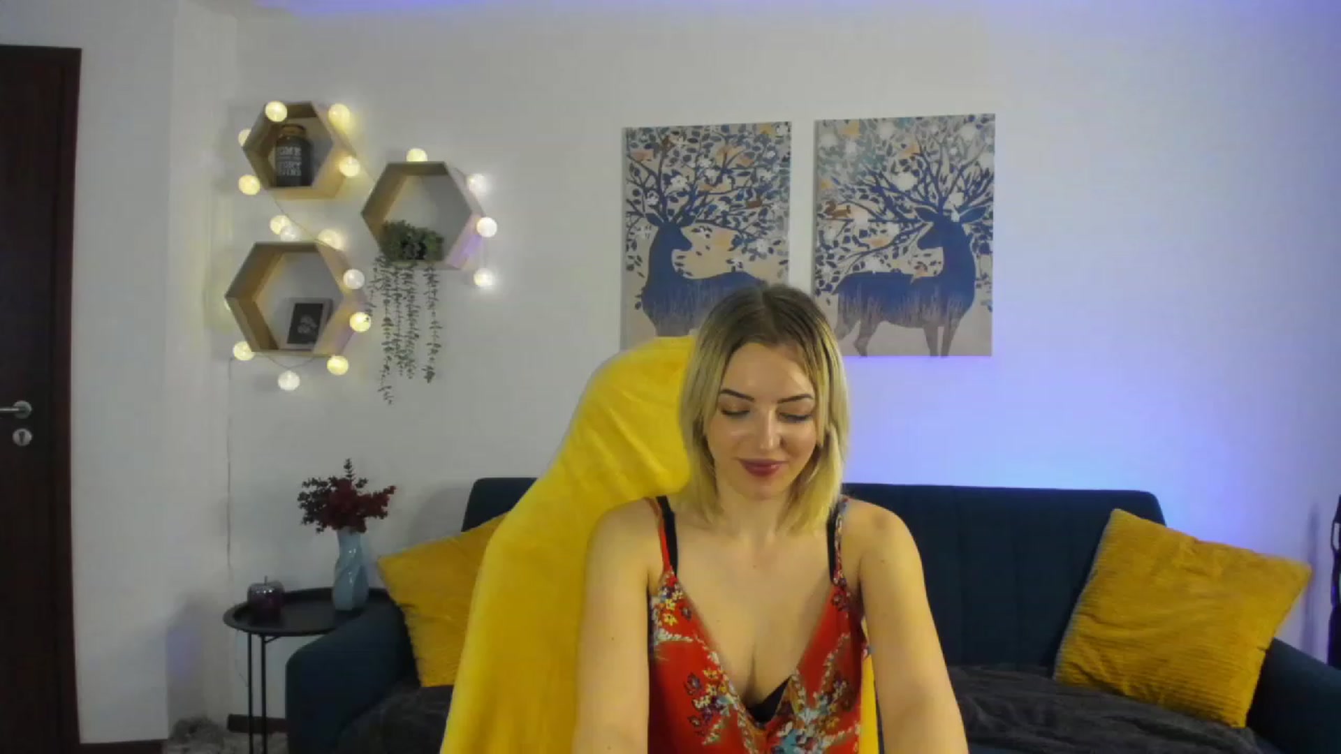 Gallery image thumbnail from Julia_Gold18's myfreecams stream on, 01/23/2023, 10:58 image 11 of 20