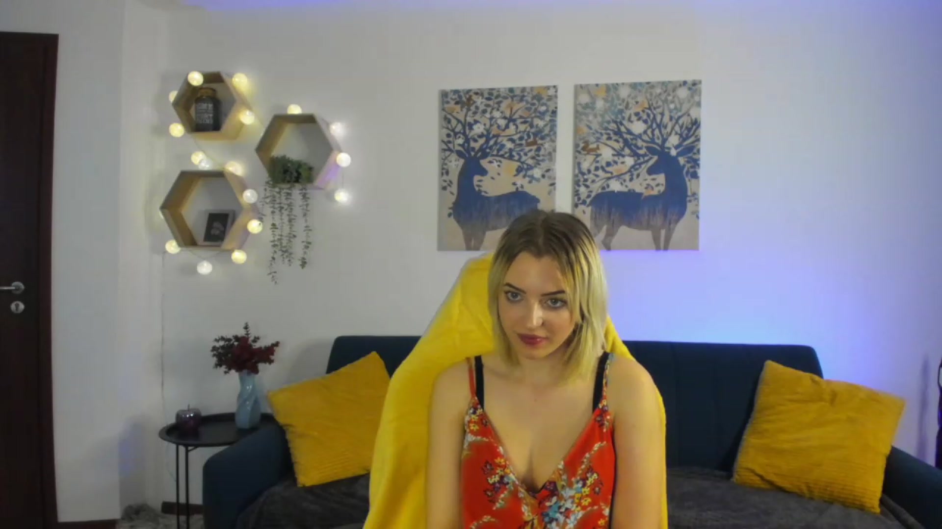 Gallery image thumbnail from Julia_Gold18's myfreecams stream on, 01/23/2023, 13:18 image 8 of 20