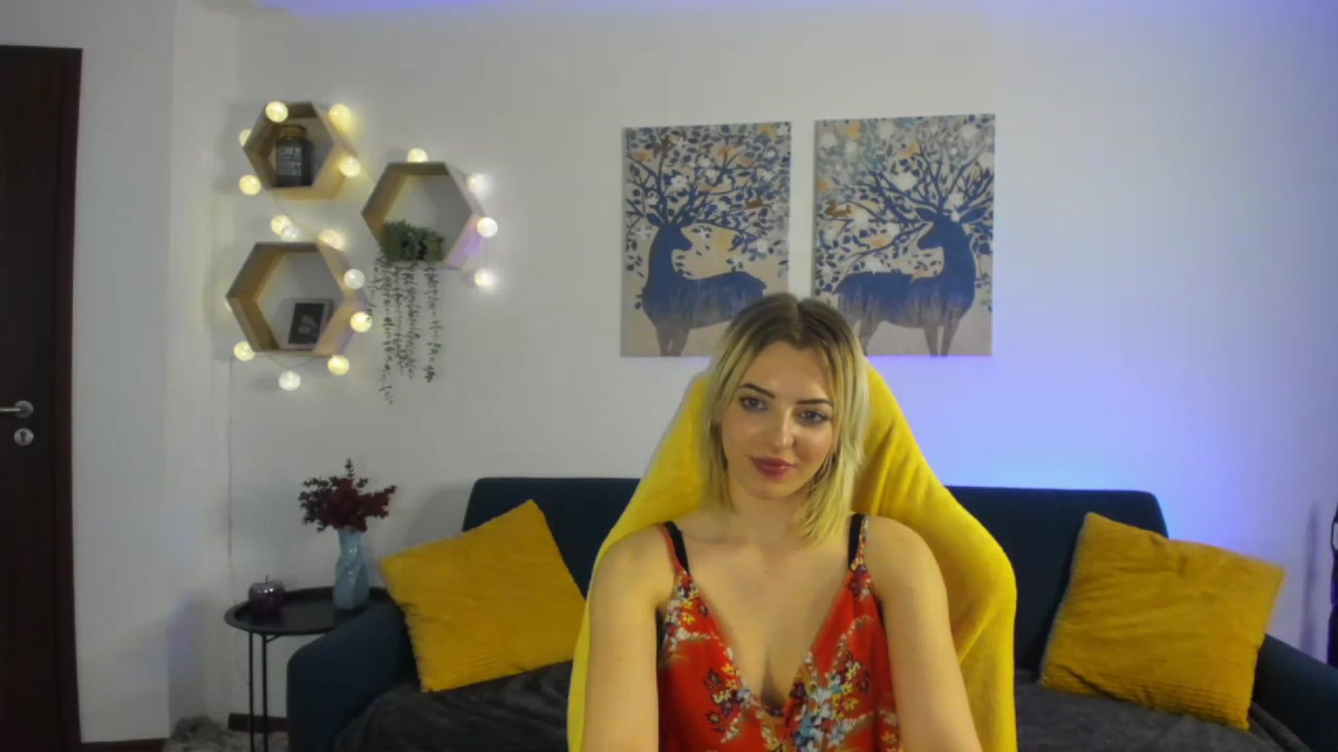 Gallery image thumbnail from Julia_Gold18's myfreecams stream on, 01/23/2023, 13:18 image 12 of 20
