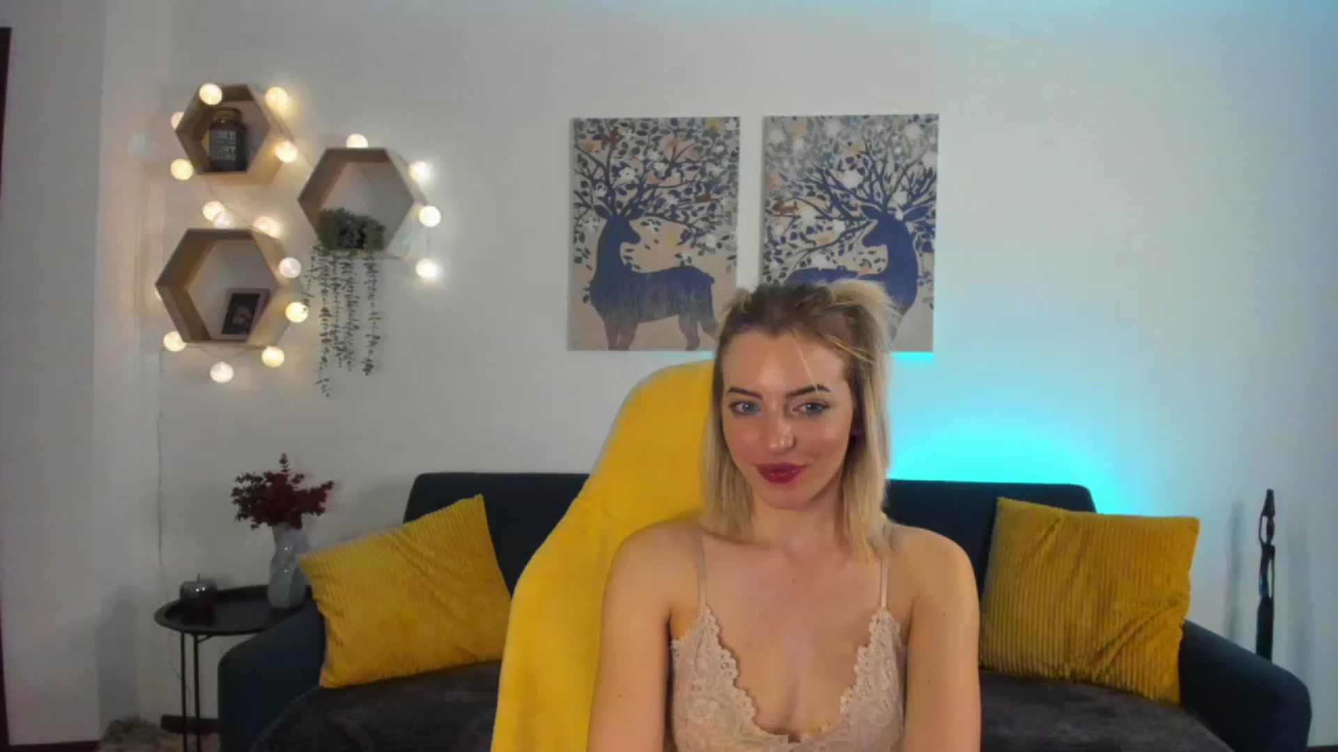 Gallery image thumbnail from Julia_Gold18's myfreecams stream on, 01/26/2023, 10:57 image 16 of 20