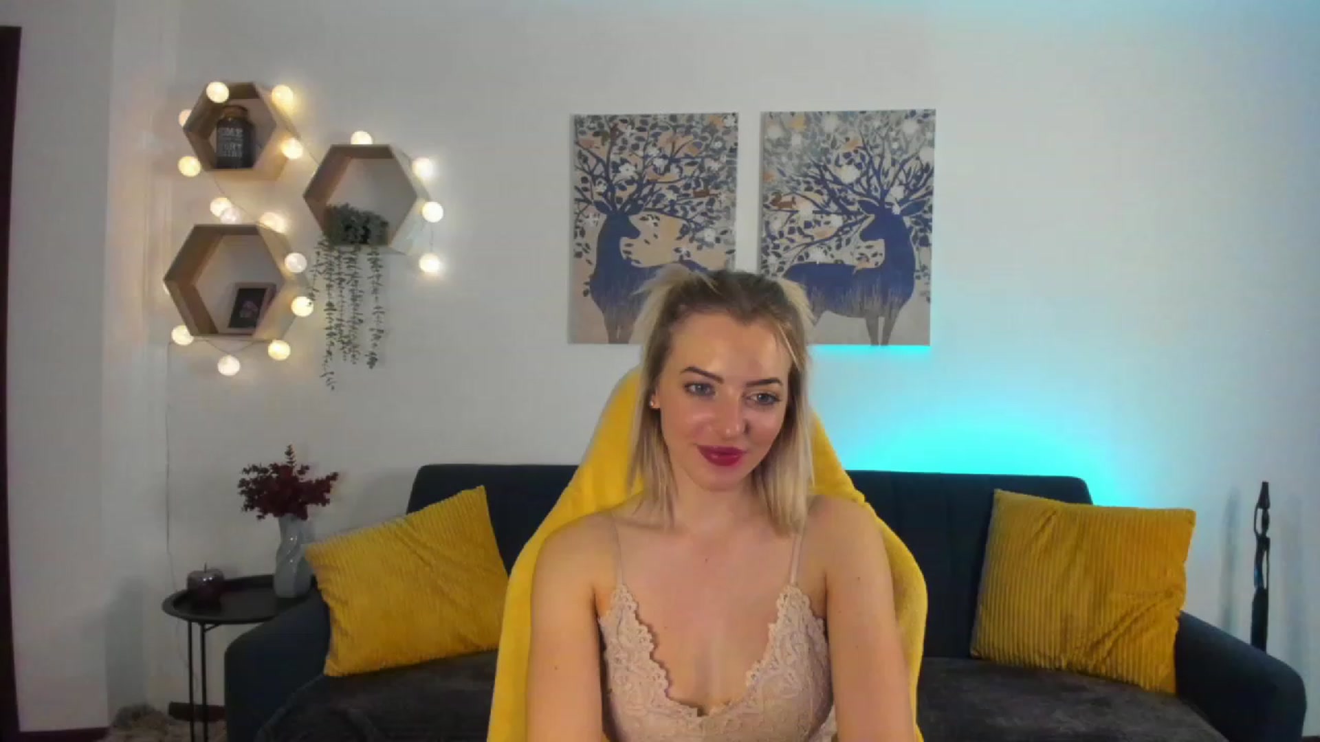 Gallery image thumbnail from Julia_Gold18's myfreecams stream on, 01/26/2023, 10:57 image 10 of 20