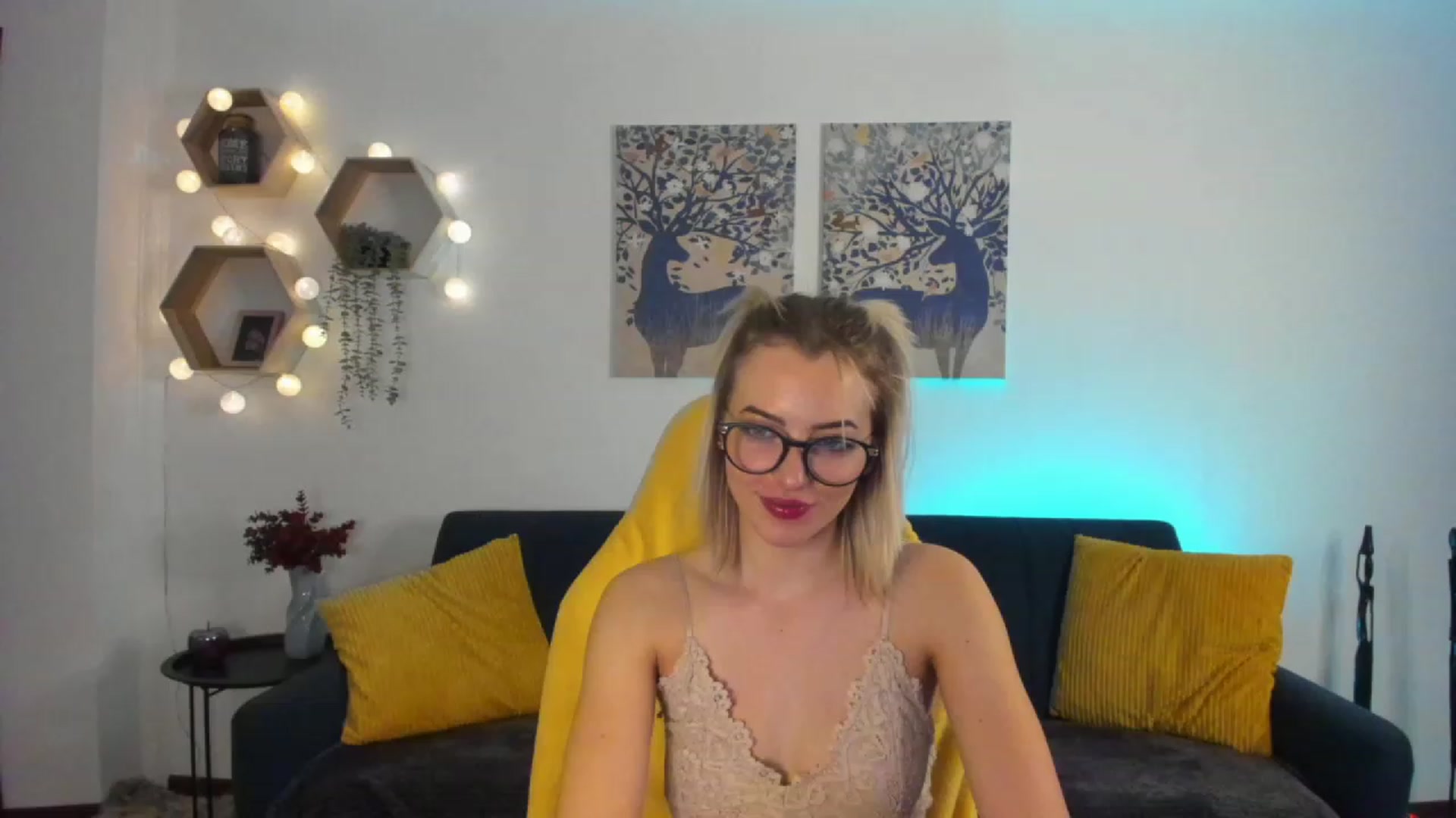 Gallery image thumbnail from Julia_Gold18's myfreecams stream on, 01/26/2023, 10:57 image 2 of 20