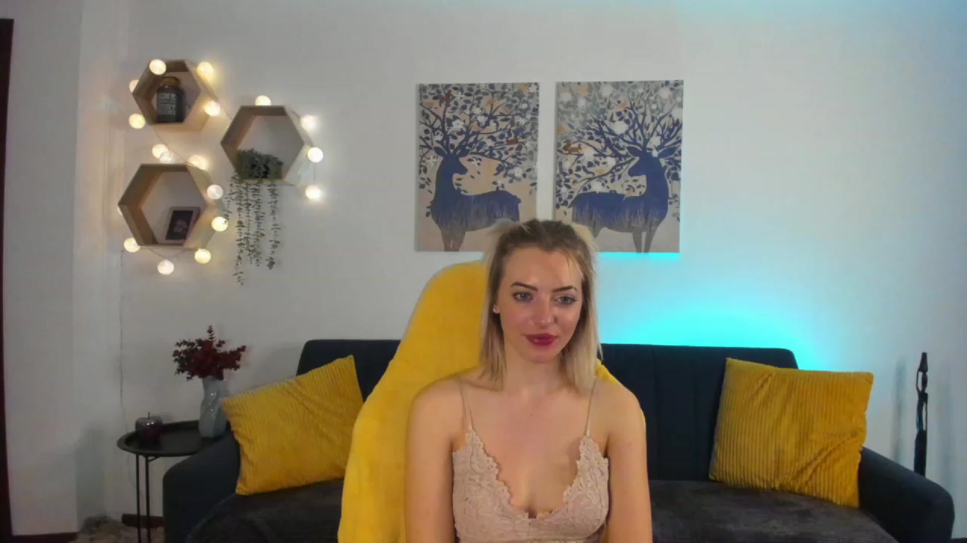 Gallery image thumbnail from Julia_Gold18's myfreecams stream on, 01/26/2023, 10:57 image 11 of 20