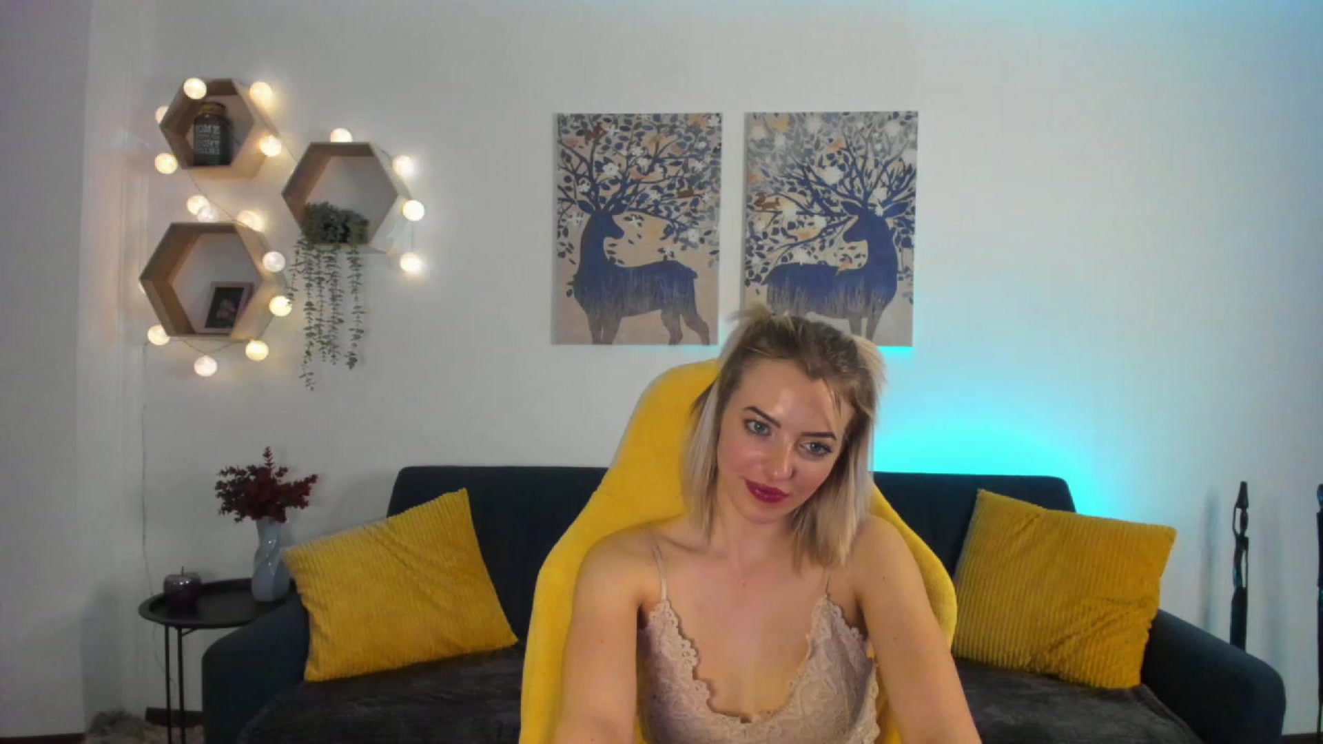 Gallery image thumbnail from Julia_Gold18's myfreecams stream on, 01/26/2023, 13:14 image 9 of 20
